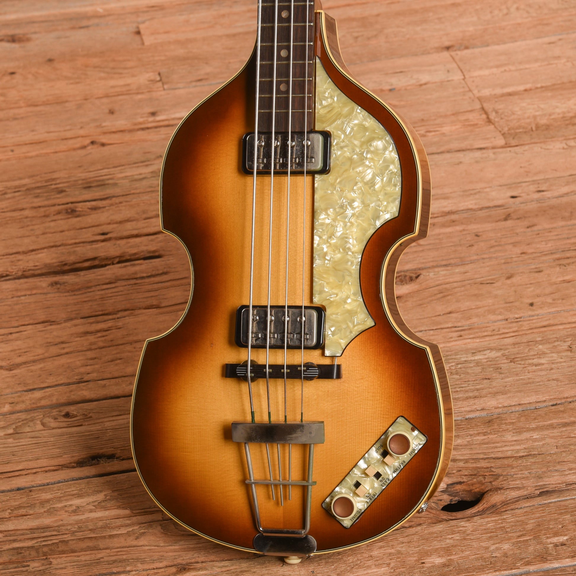 Hofner 500/1 Vintage '62 Reissue Sunburst 2004 Bass Guitars / 4-String