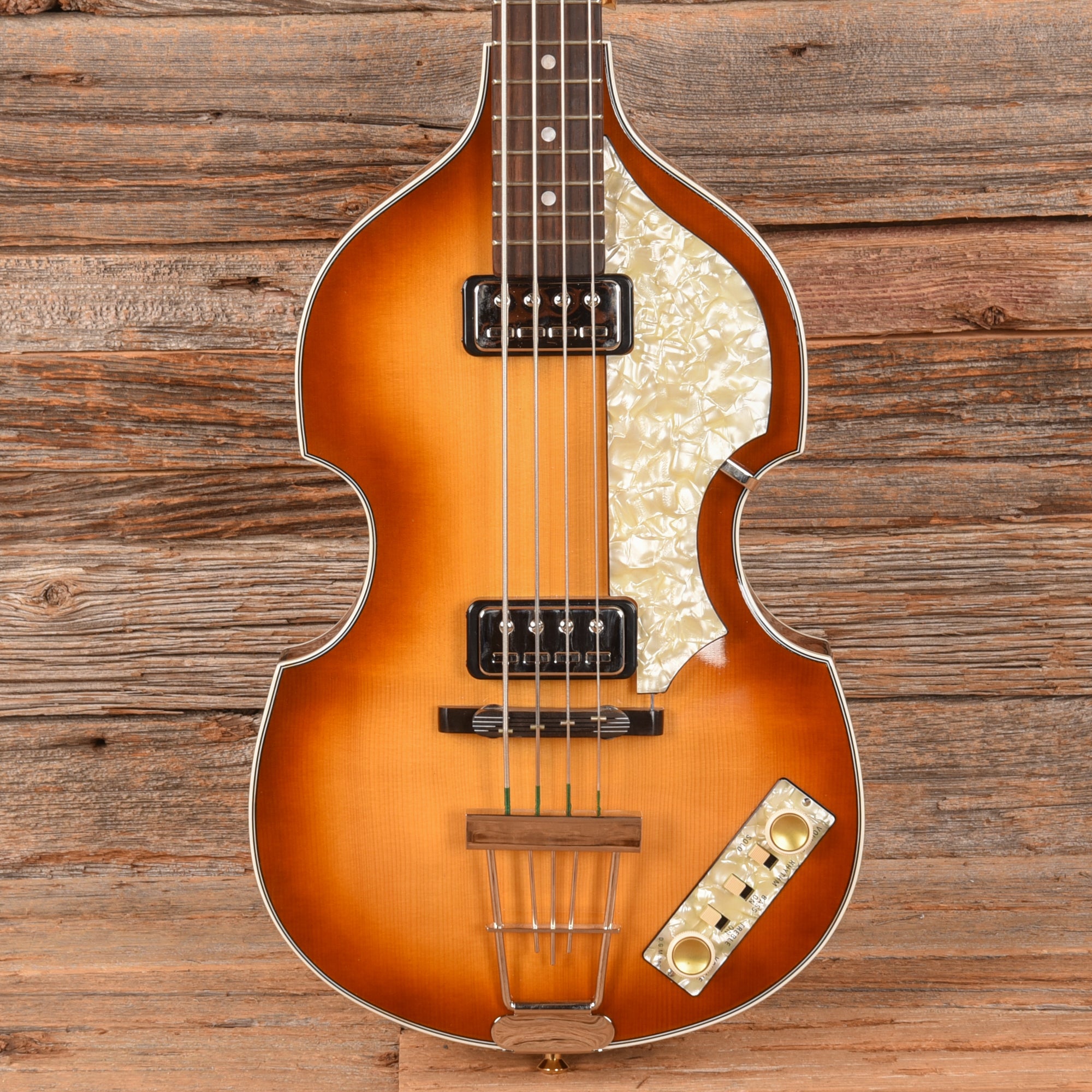 Hofner 500/1 '61 Reissue Sunburst 2017 Bass Guitars / 5-String or More
