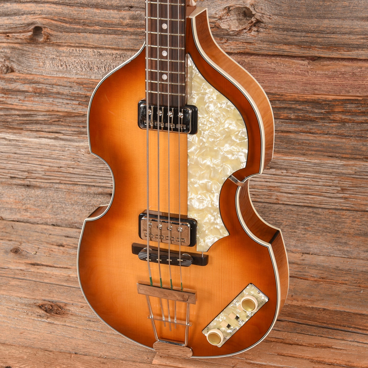 Hofner 500/1 '61 Reissue Sunburst 2017 Bass Guitars / 5-String or More