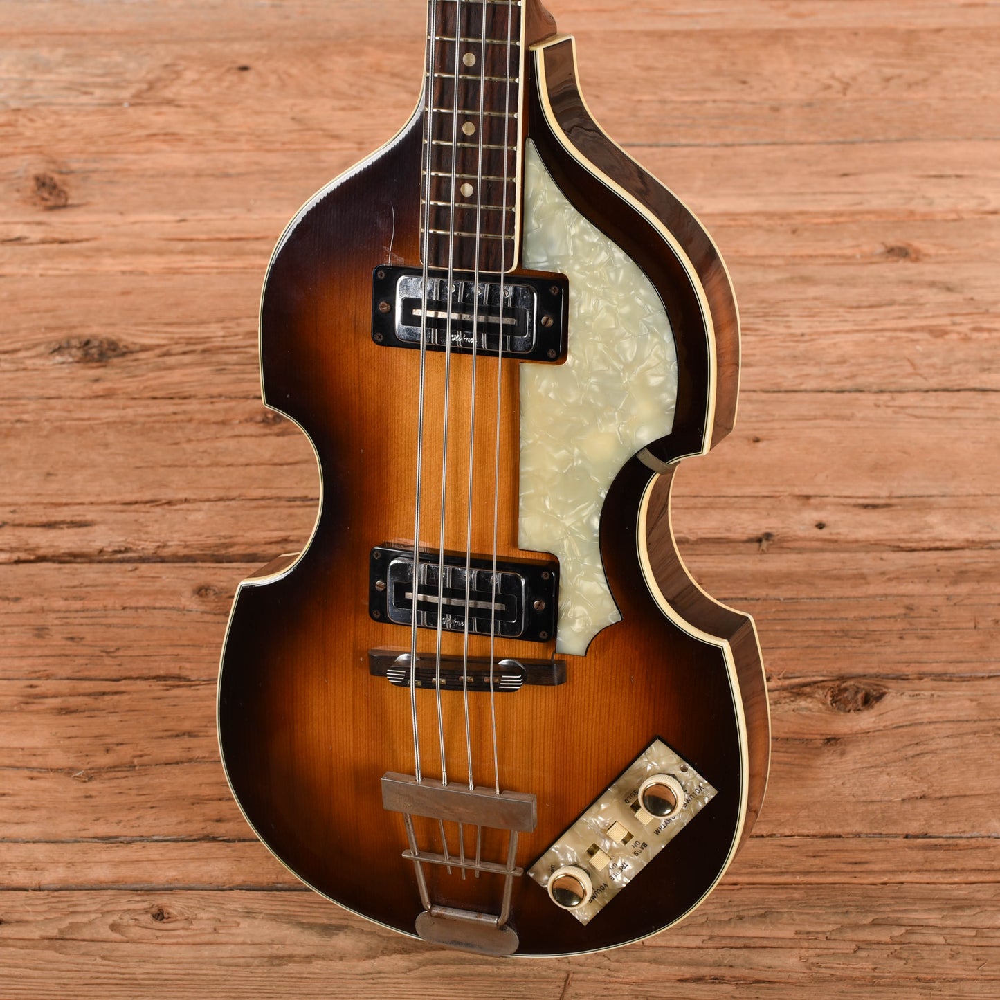 Hofner 500/1 Sunburst 1968 Bass Guitars