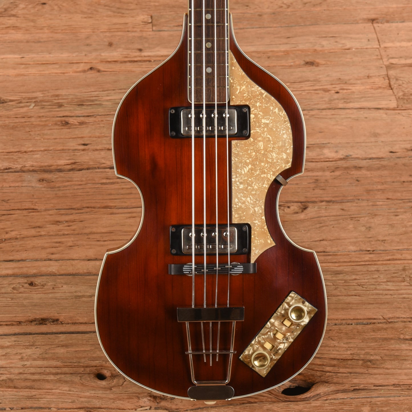 Hofner 500/1 Sunburst 1969 Bass Guitars
