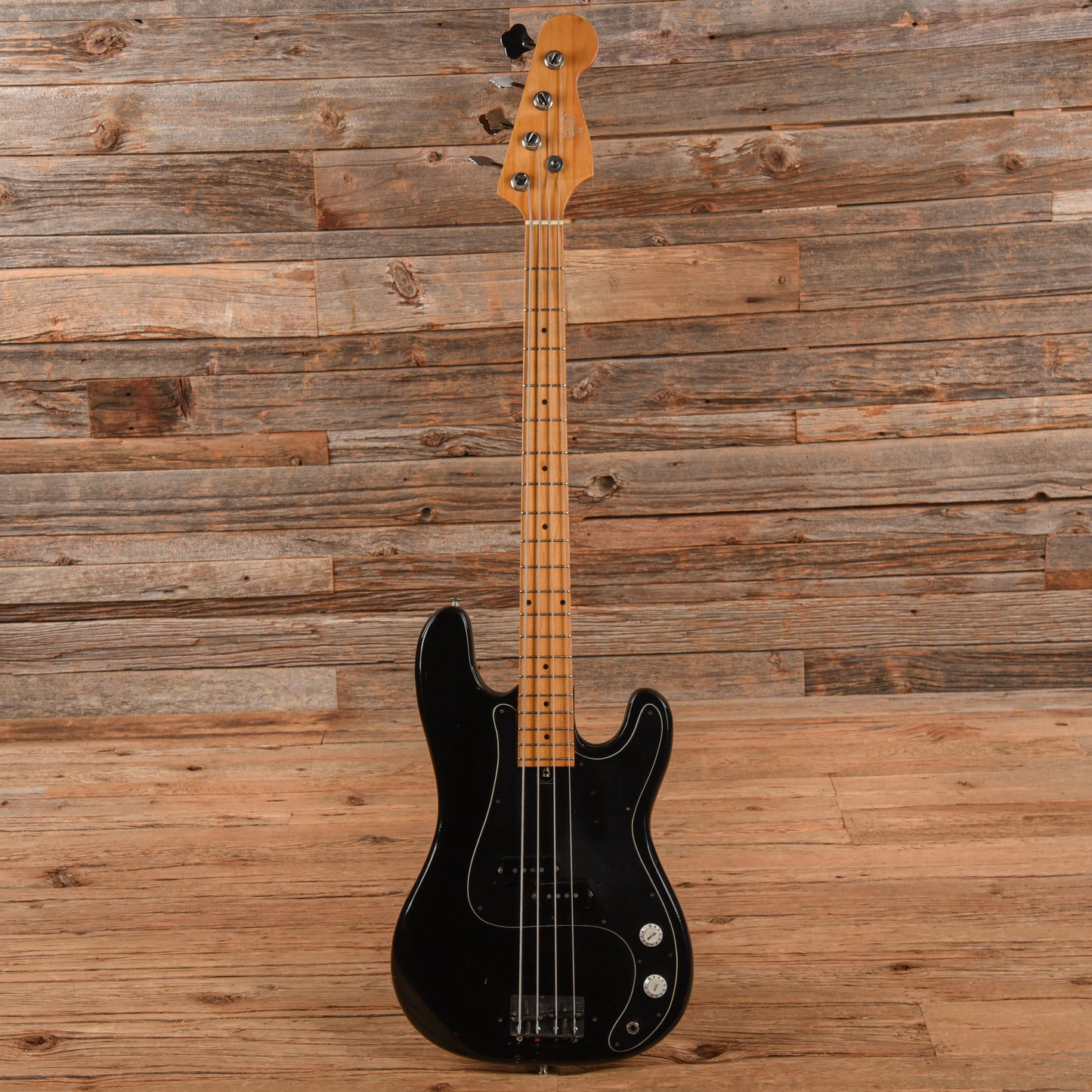 Hondo II Bass Black Bass Guitars / 4-String