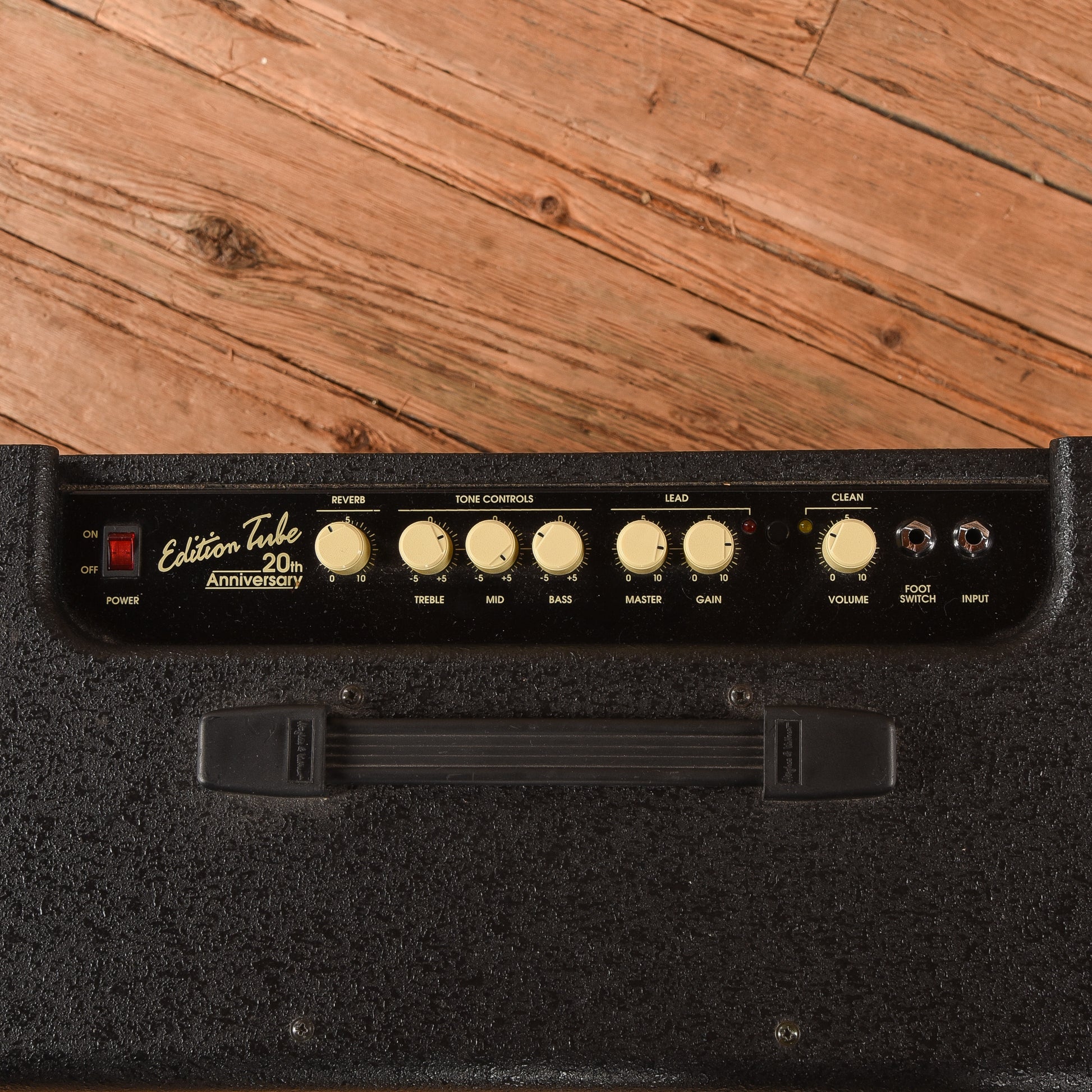 Hughes & Kettner Edition Tube 20th Anniversary 2-Channel 20-Watt 1x12" Guitar Combo Amps / Guitar Amps / Guitar Cabinets