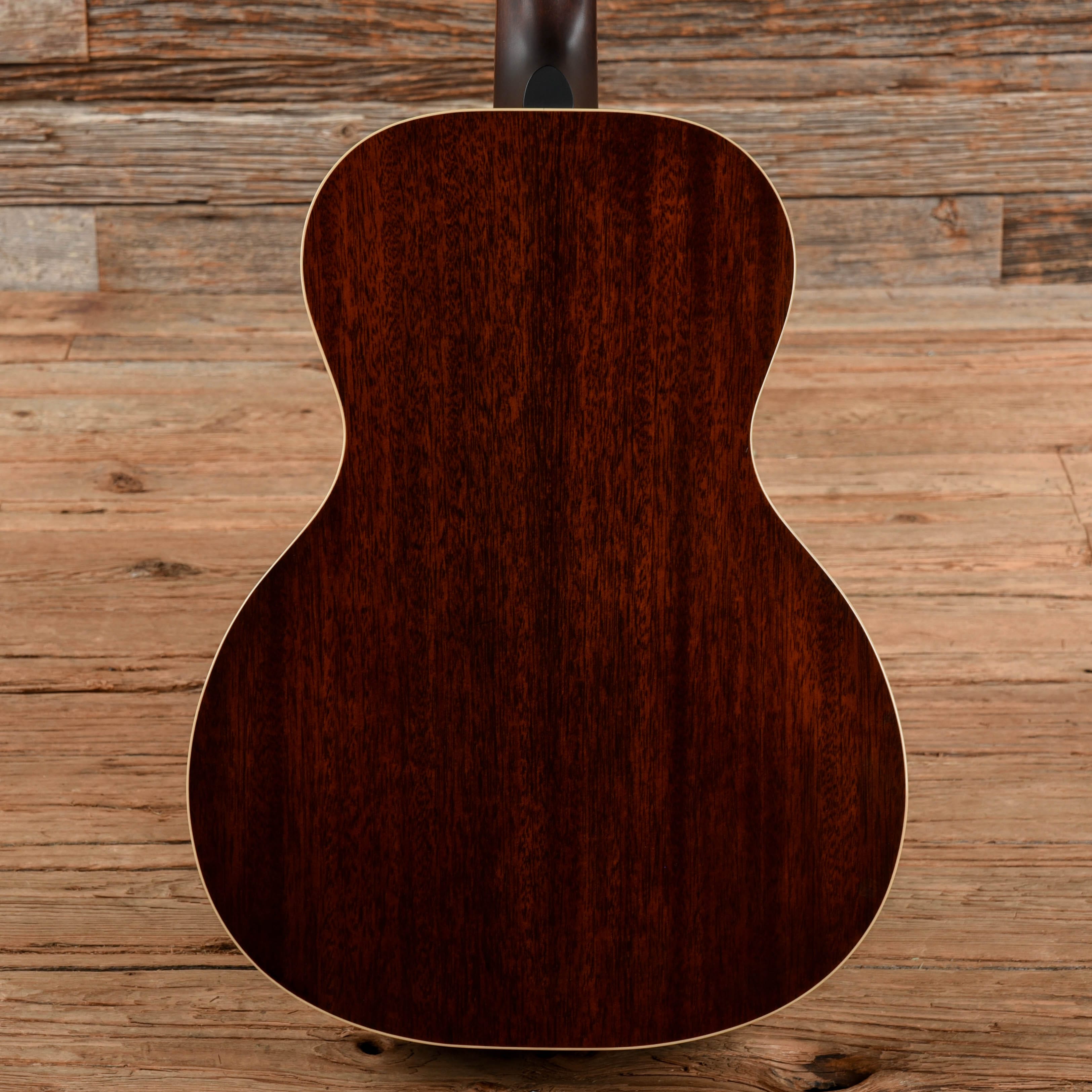 Huss & Dalton Crossroads Sunburst 2013 Acoustic Guitars / Concert