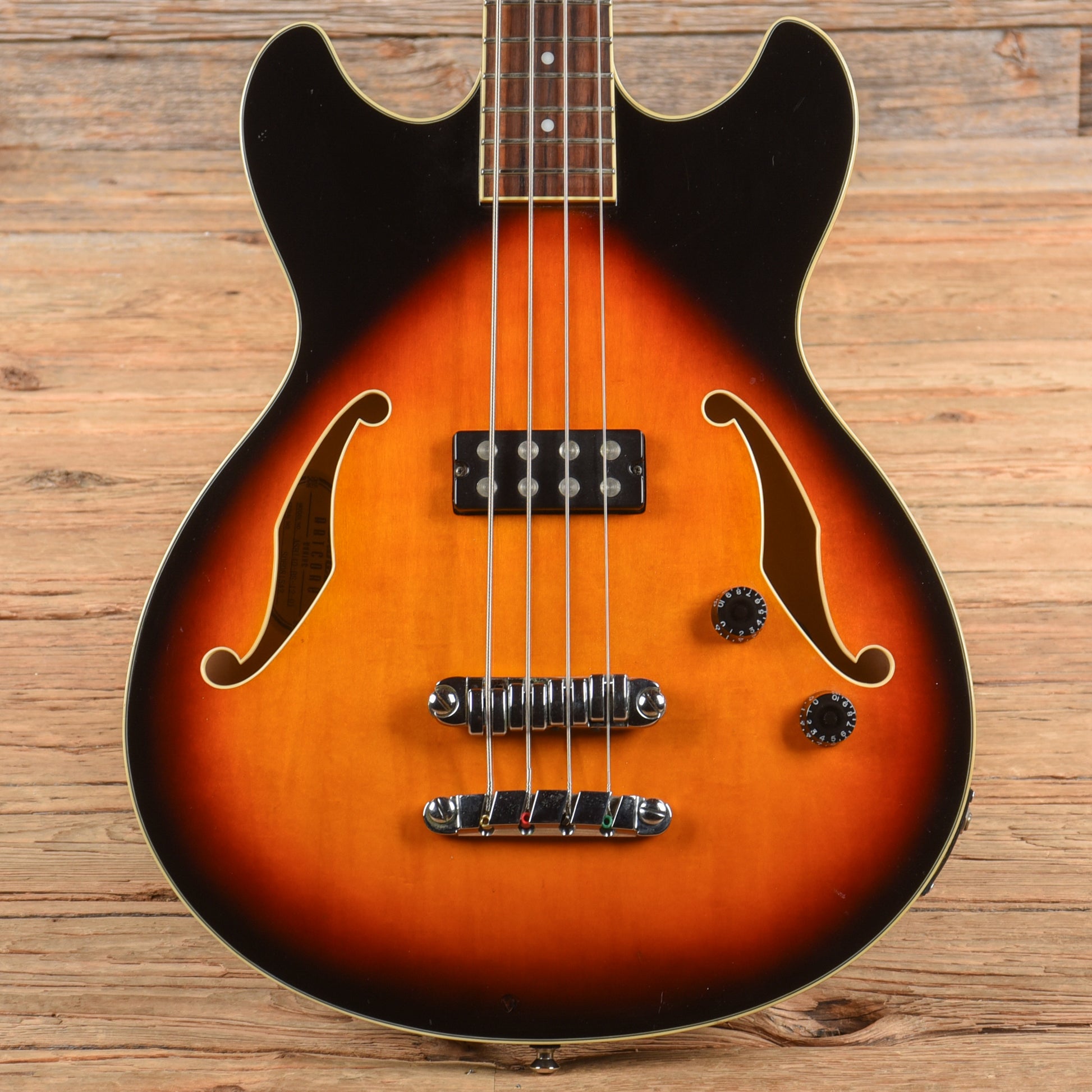 Ibanez ASB140 Sunburst 2006 Bass Guitars / 4-String