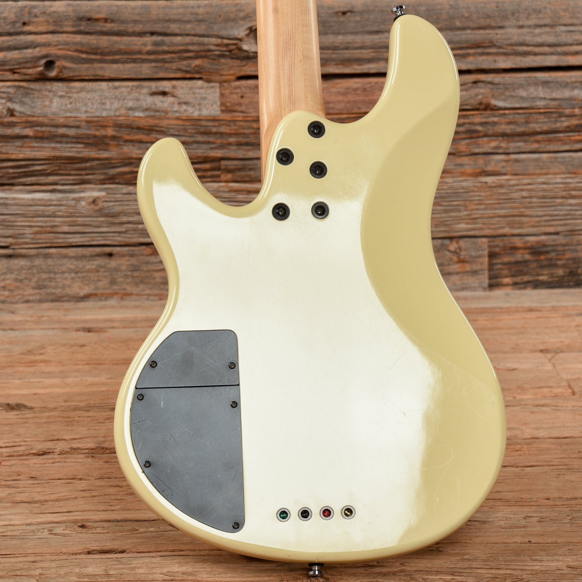 Ibanez アイバニーズ ATK300RM エレキベース ホワイト Ibanez ATK300 Ivory – Chicago Music Exchange