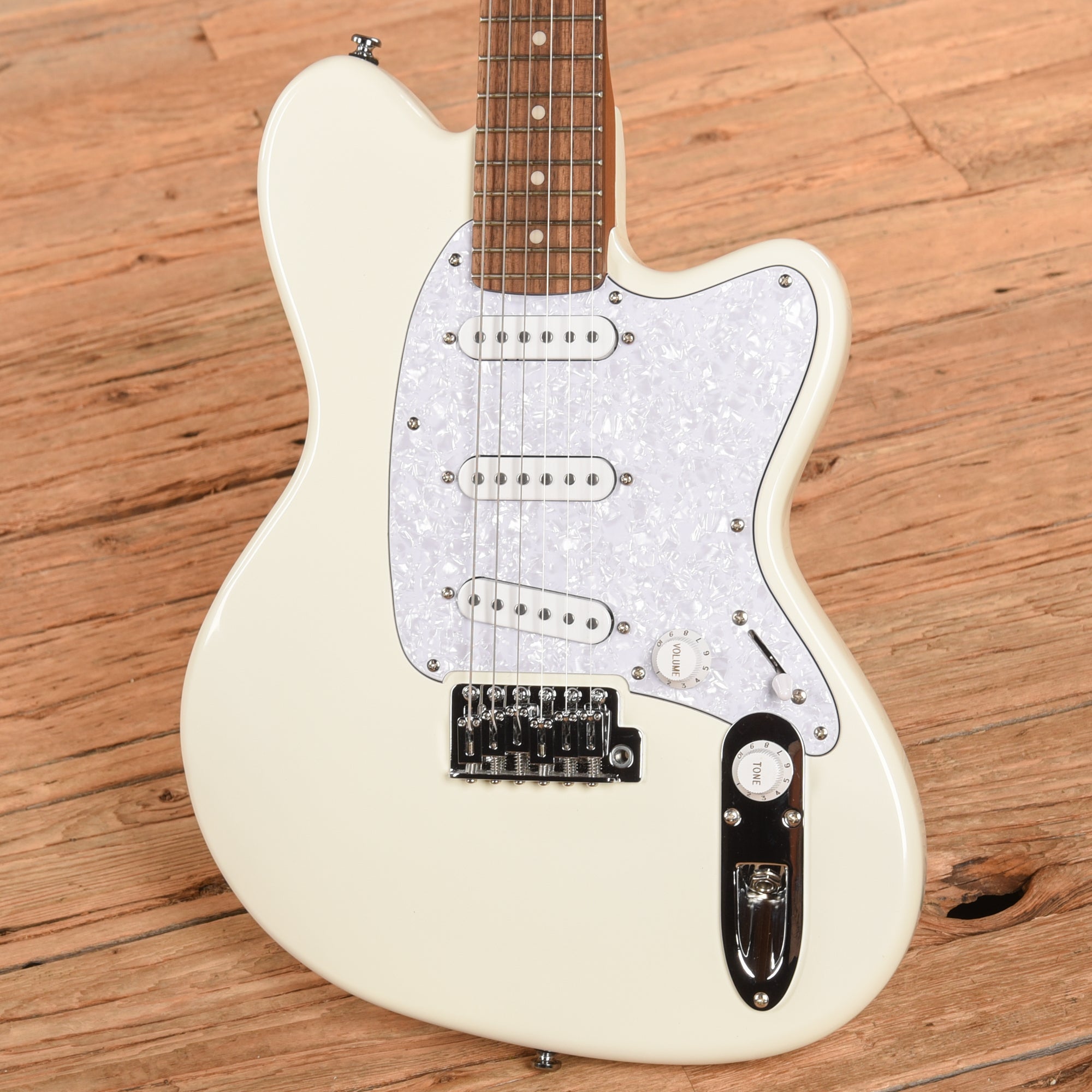 Ibanez ICHI00 White Electric Guitars / Solid Body