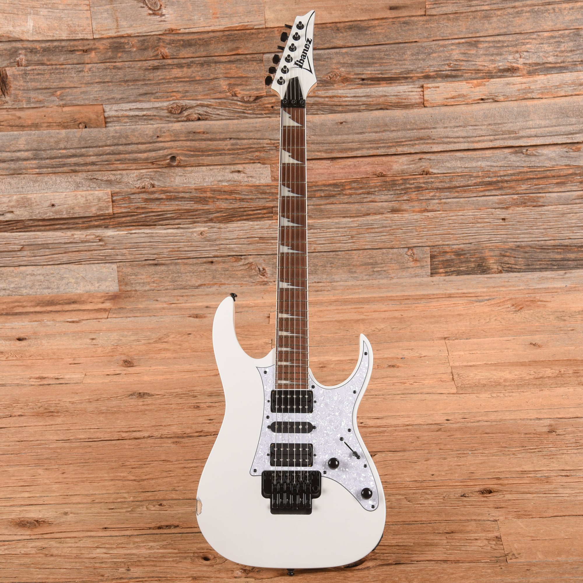 Ibanez RG450DXB White – Chicago Music Exchange