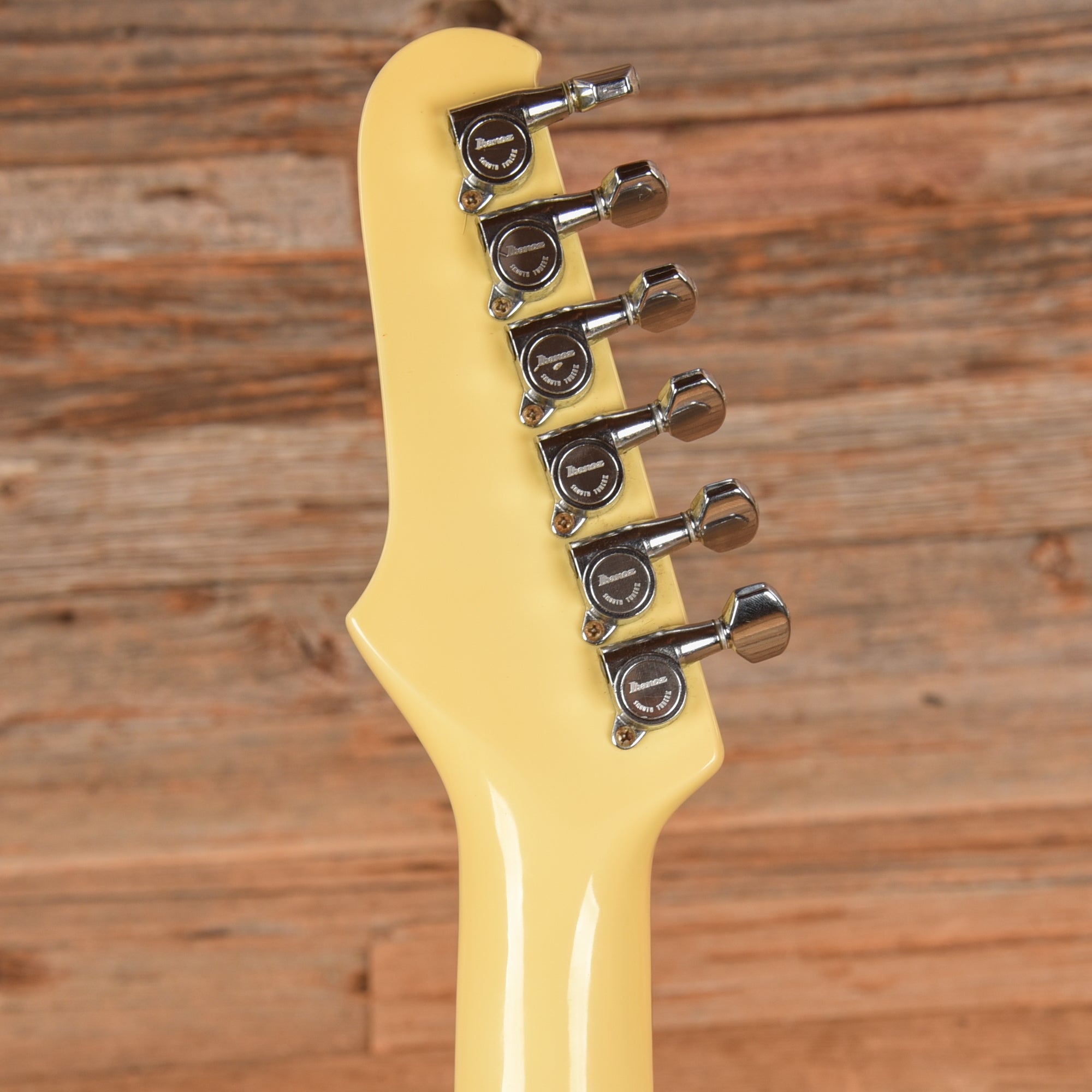 Ibanez Roadstar II RS440 White Electric Guitars / Solid Body