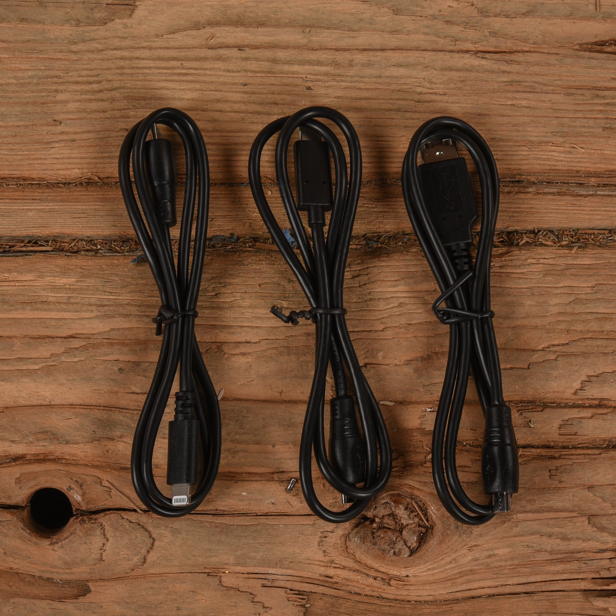 IK Multimedia iRig HD 2 Studio-Quality Guitar Interface for iOS Pro Audio / Interfaces