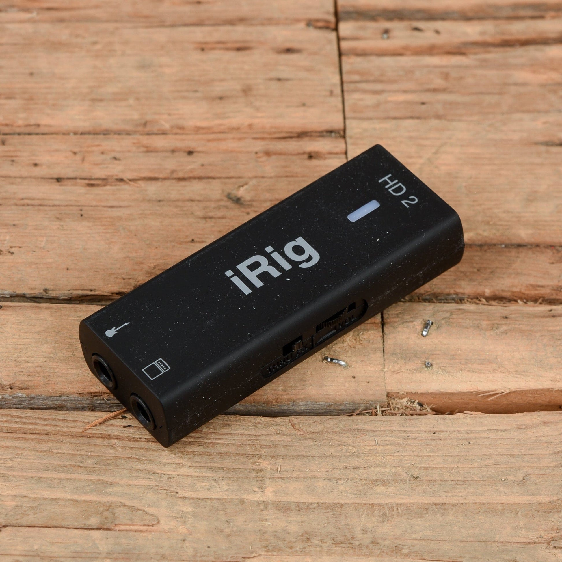 IK Multimedia iRig HD 2 Studio-Quality Guitar Interface for iOS Pro Audio / Interfaces