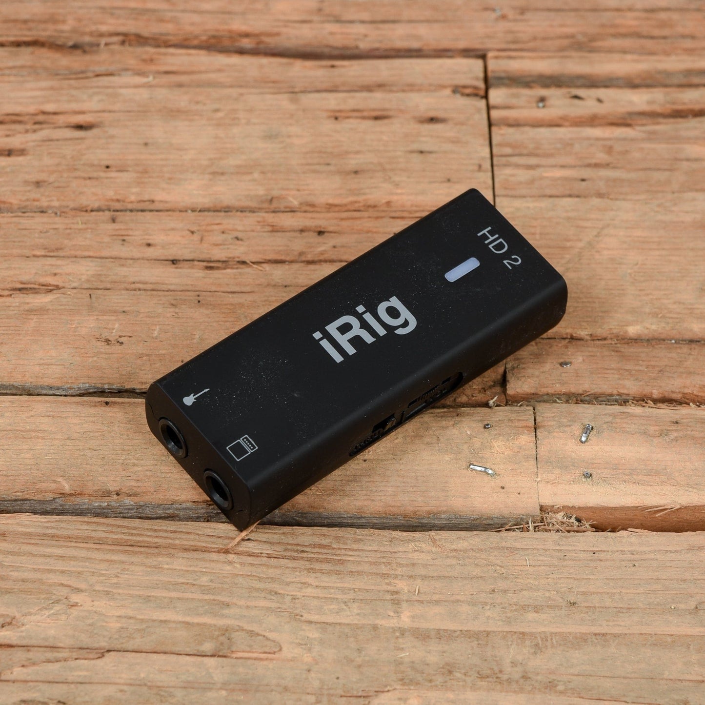 IK Multimedia iRig HD 2 Studio-Quality Guitar Interface for iOS Pro Audio / Interfaces