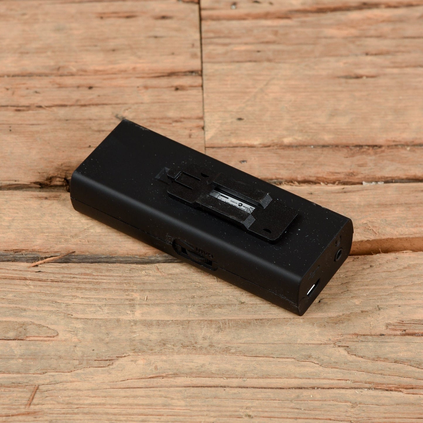 IK Multimedia iRig HD 2 Studio-Quality Guitar Interface for iOS Pro Audio / Interfaces