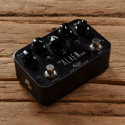 J.Rockett Alien Echo Effects and Pedals / Delay