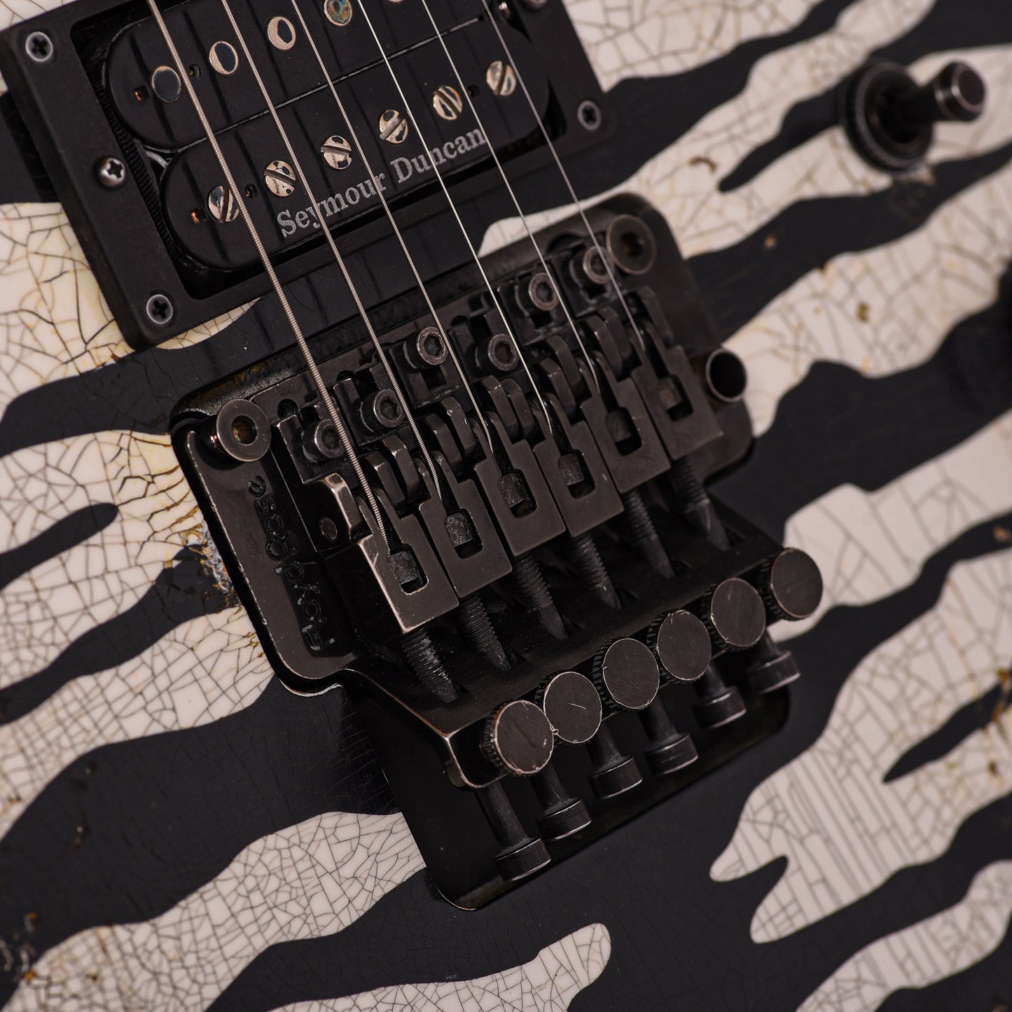 Jackson Custom Shop Dinky 2H FR Nitro Relic Tour Snow White Bengal Tiger Electric Guitars / Solid Body