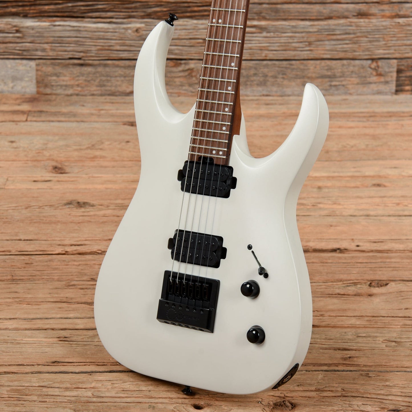 Jackson Pro Series Misha Mansoor Signature Juggernaut White Electric Guitars / Solid Body