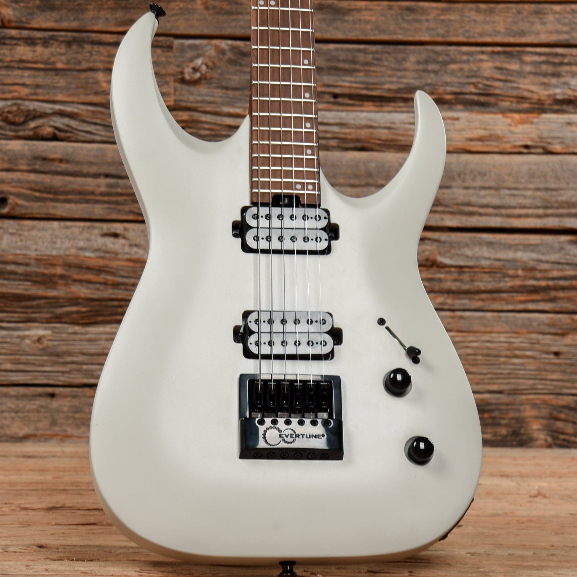Jackson Pro Series Misha Mansoor Signature Juggernaut White Electric Guitars / Solid Body