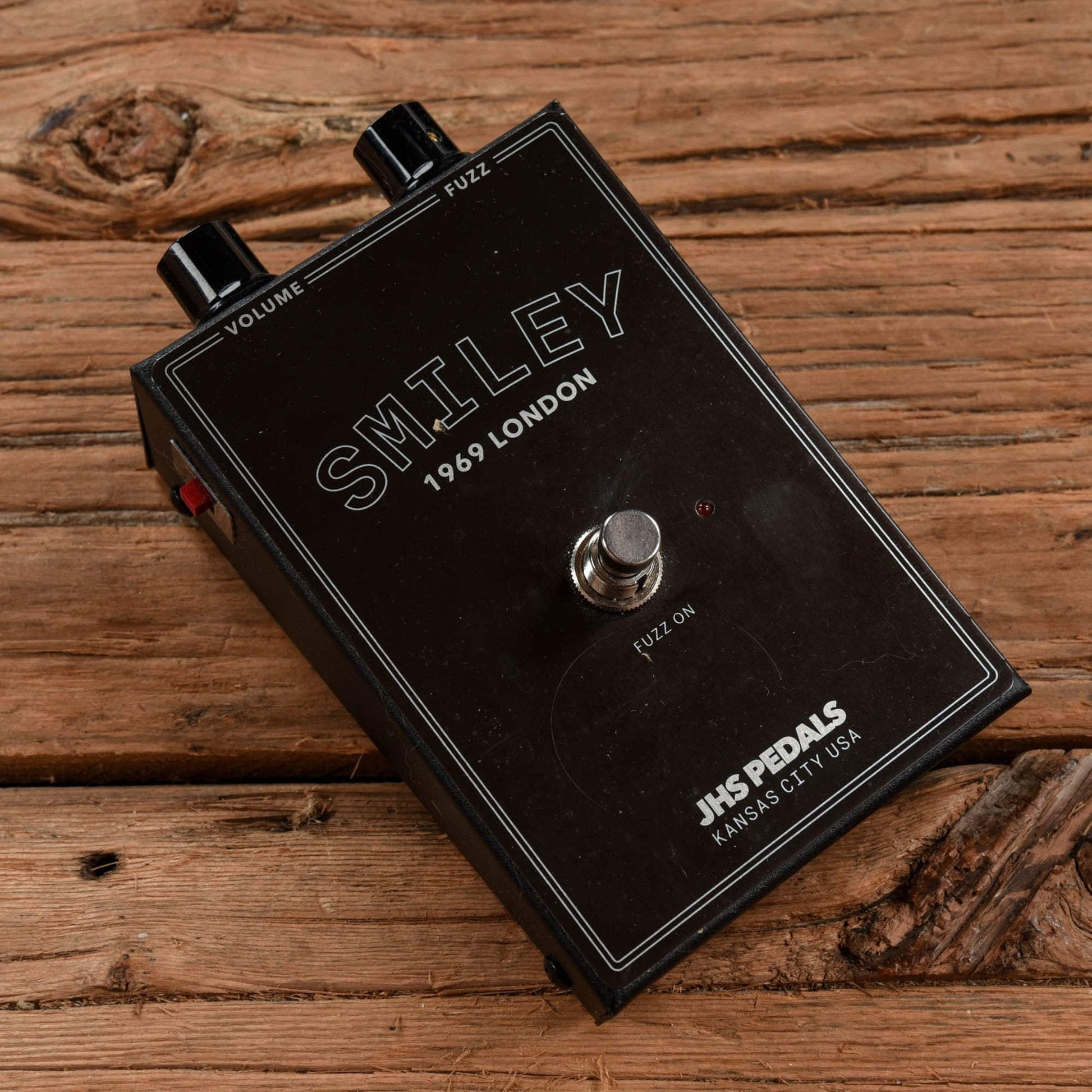 jhs pedals smiley JHS Legends Series Smiley 1969 London Fuzz