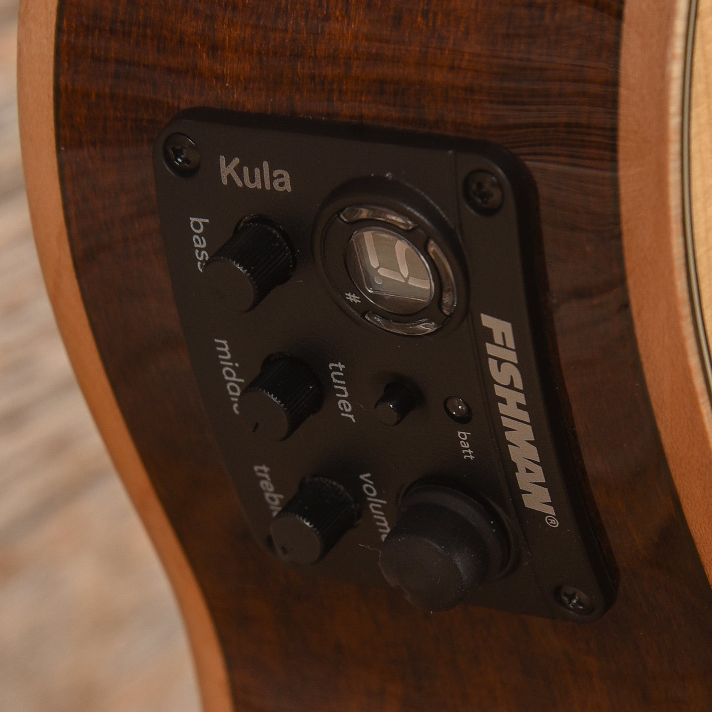 Kala SKTGE-C Natural Folk Instruments / Ukuleles