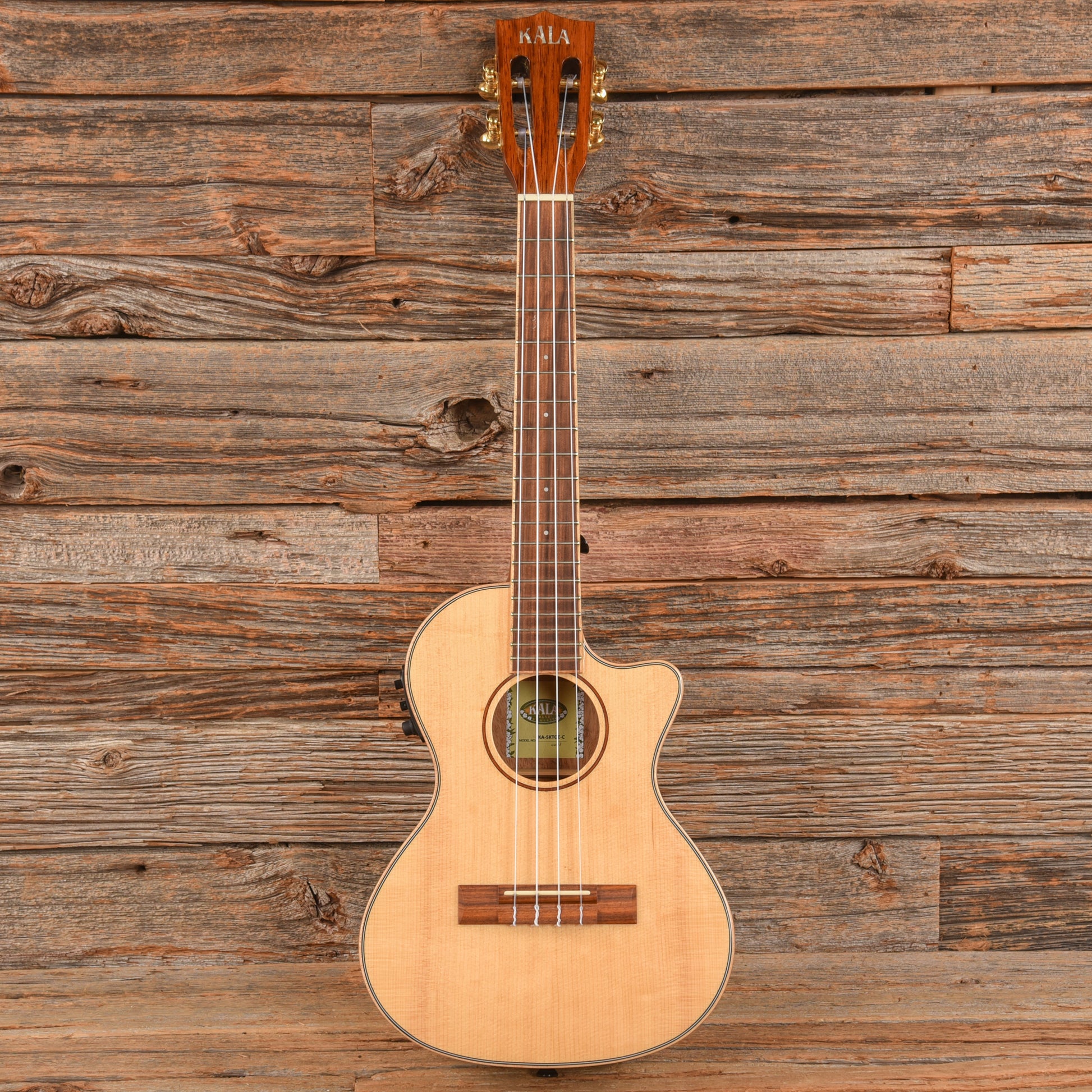 Kala SKTGE-C Natural Folk Instruments / Ukuleles