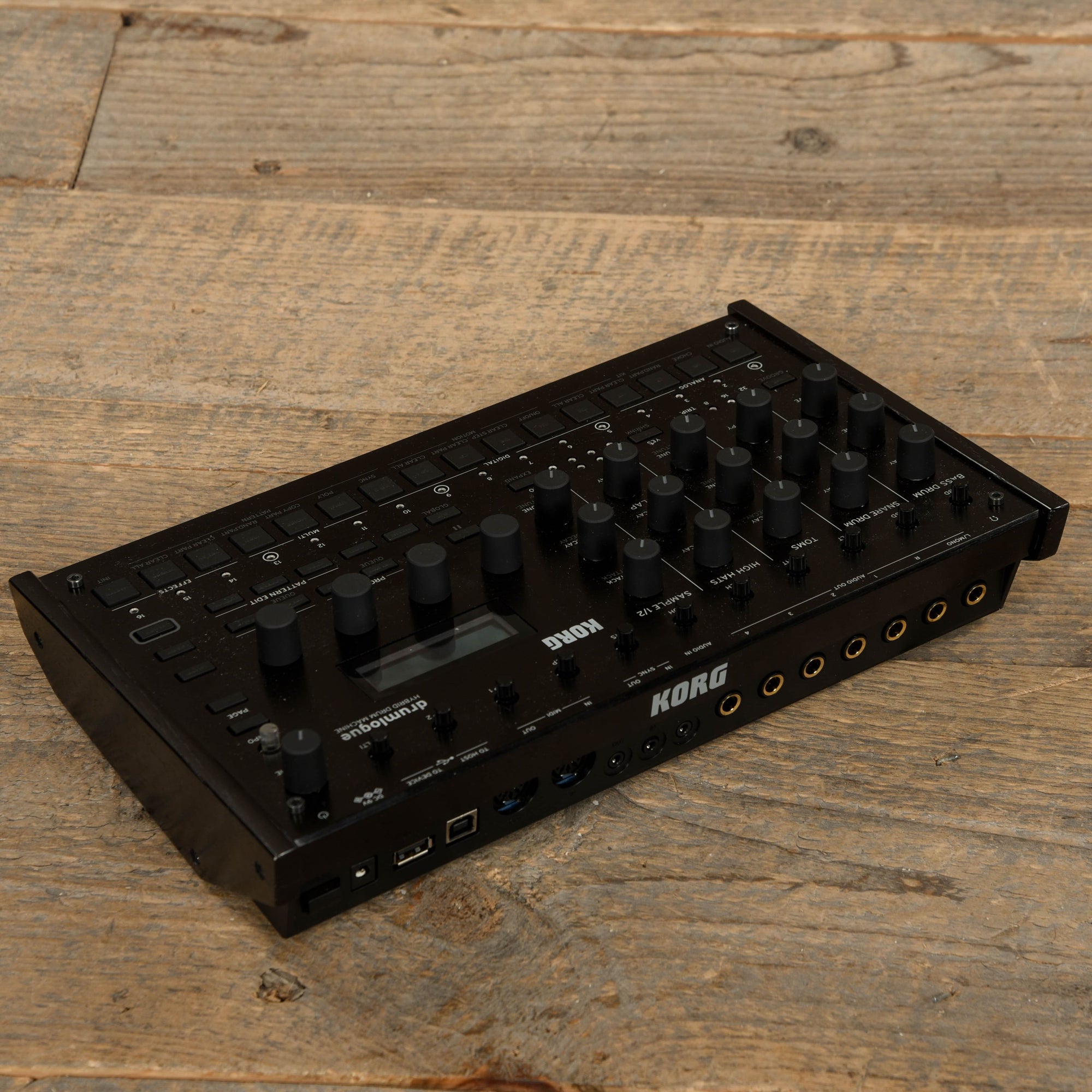 drumlogue Hybrid Drum Machine Chicago Music Exchange