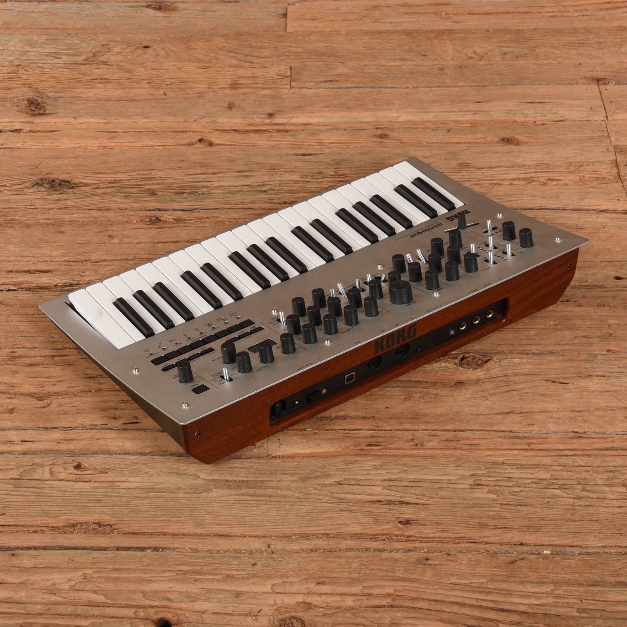 Korg Minilogue 4-Voice Polyphonic Analog Synthesizer Keyboards and Synths / Synths / Analog Synths