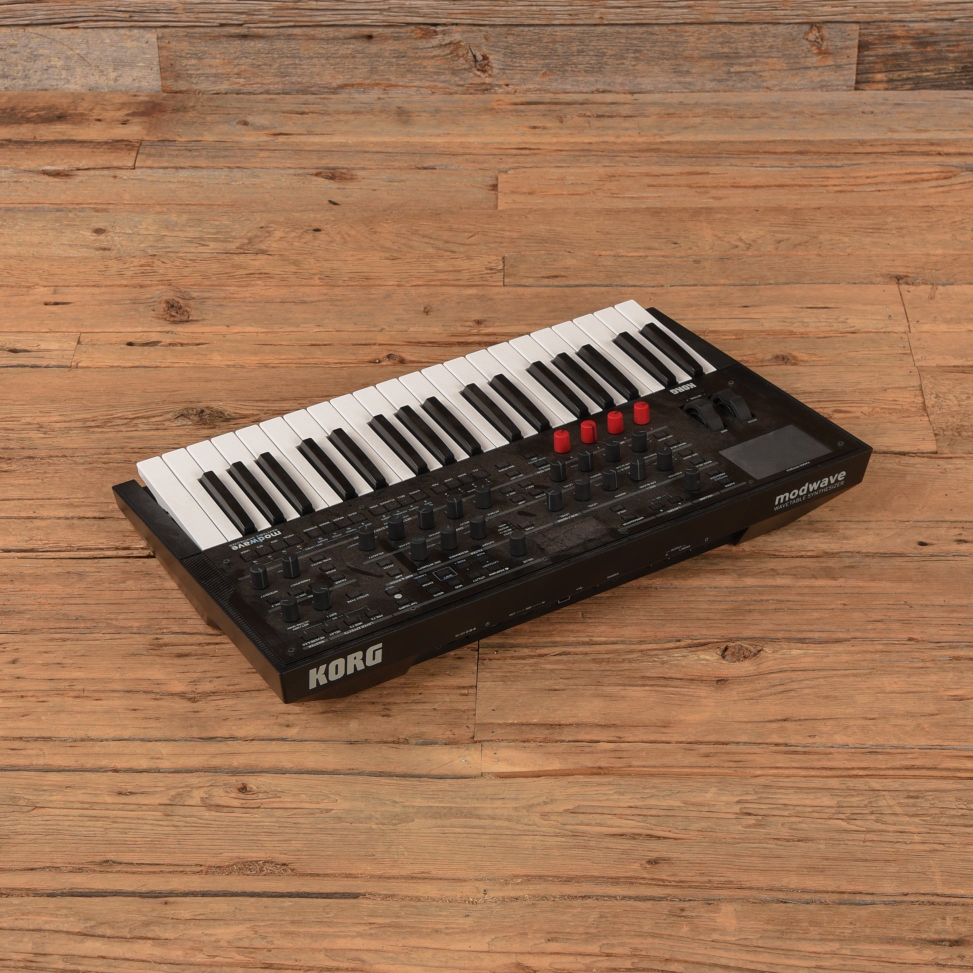 Korg Modwave 37-Key Wavetable Synthesizer Keyboards and Synths / Synths / Digital Synths