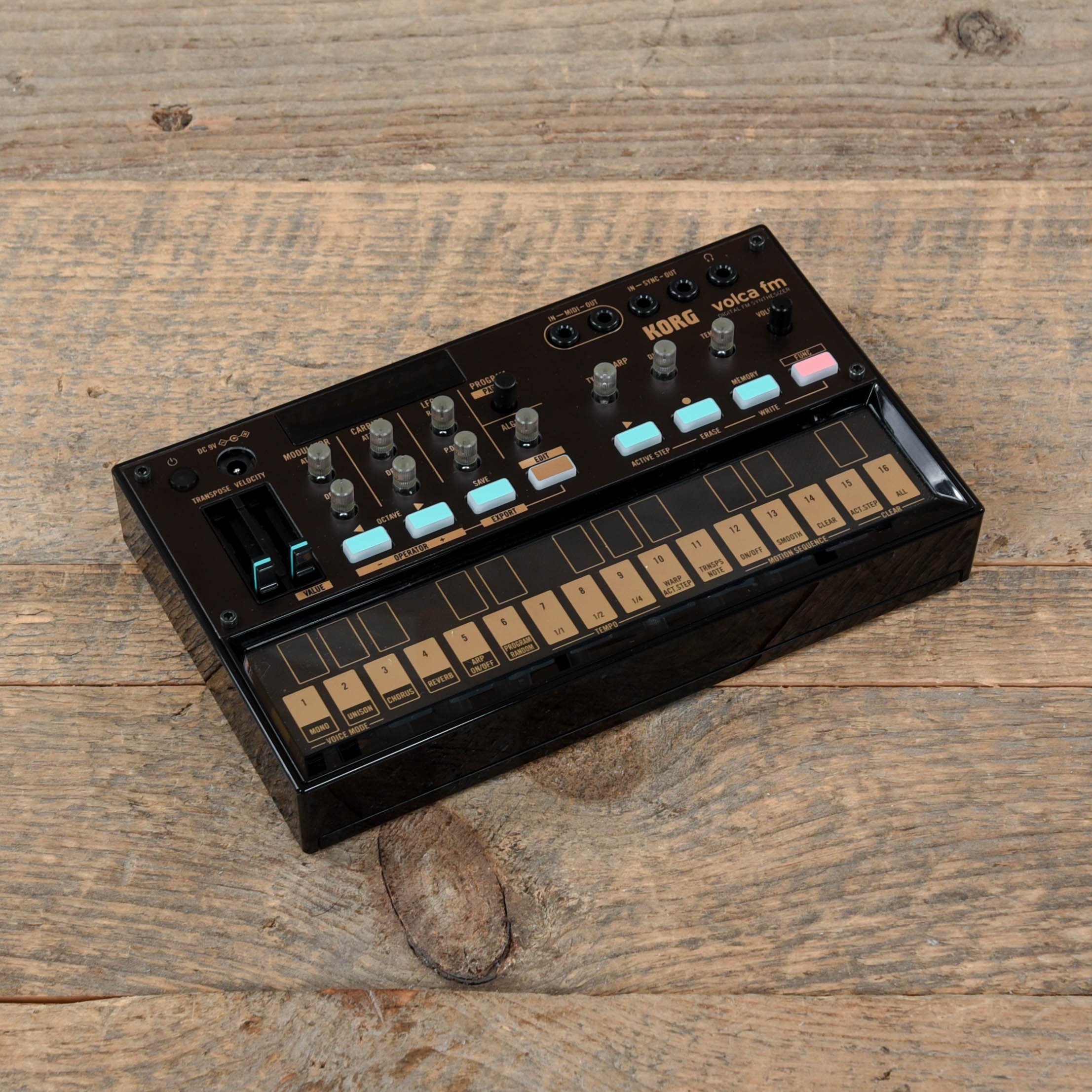 Korg Volca FM V2 Desktop Synthesizer Keyboards and Synths / Synths / Digital Synths