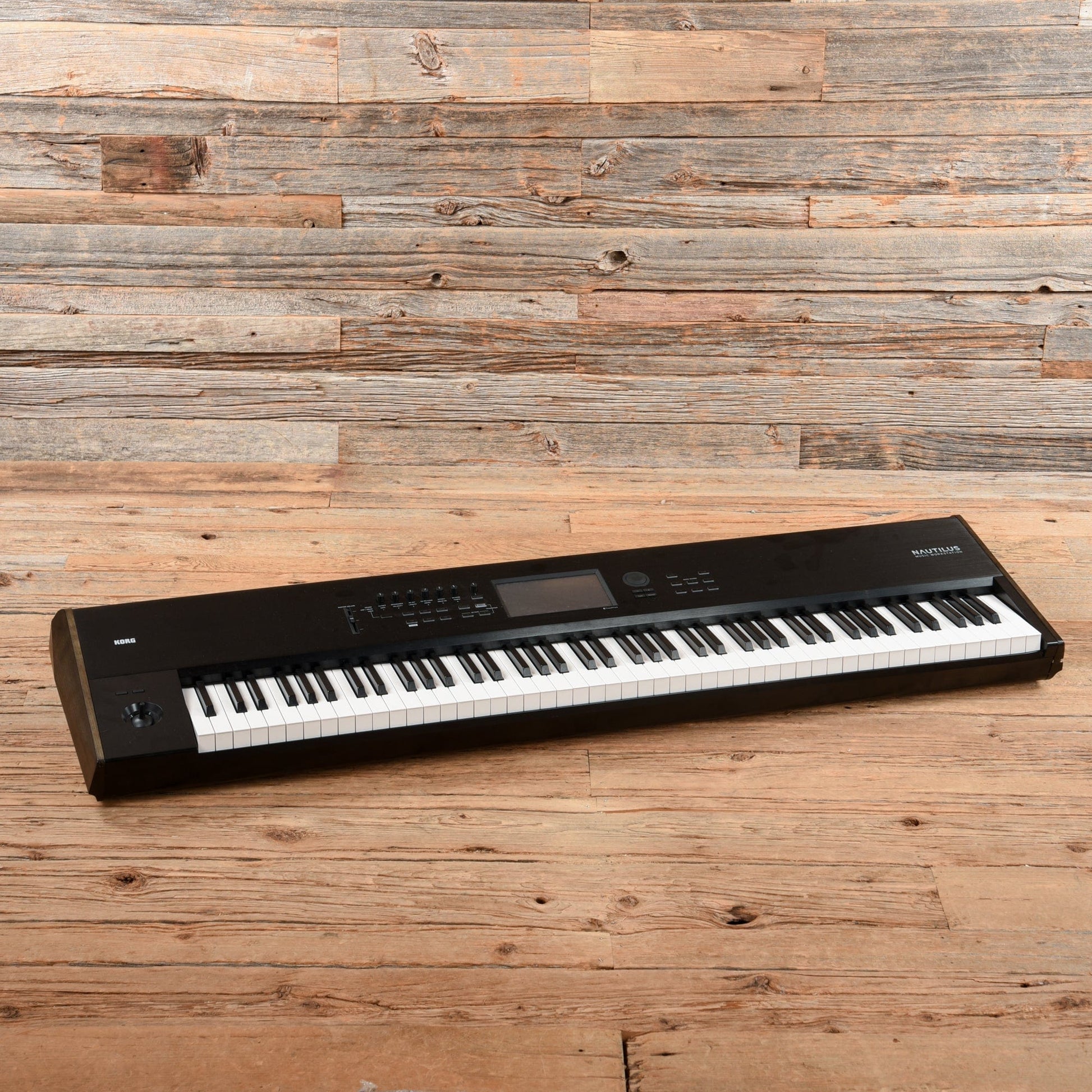 Korg Nautilus 88-Key Performance Synth/Workstation Keyboards and Synths / Workstations