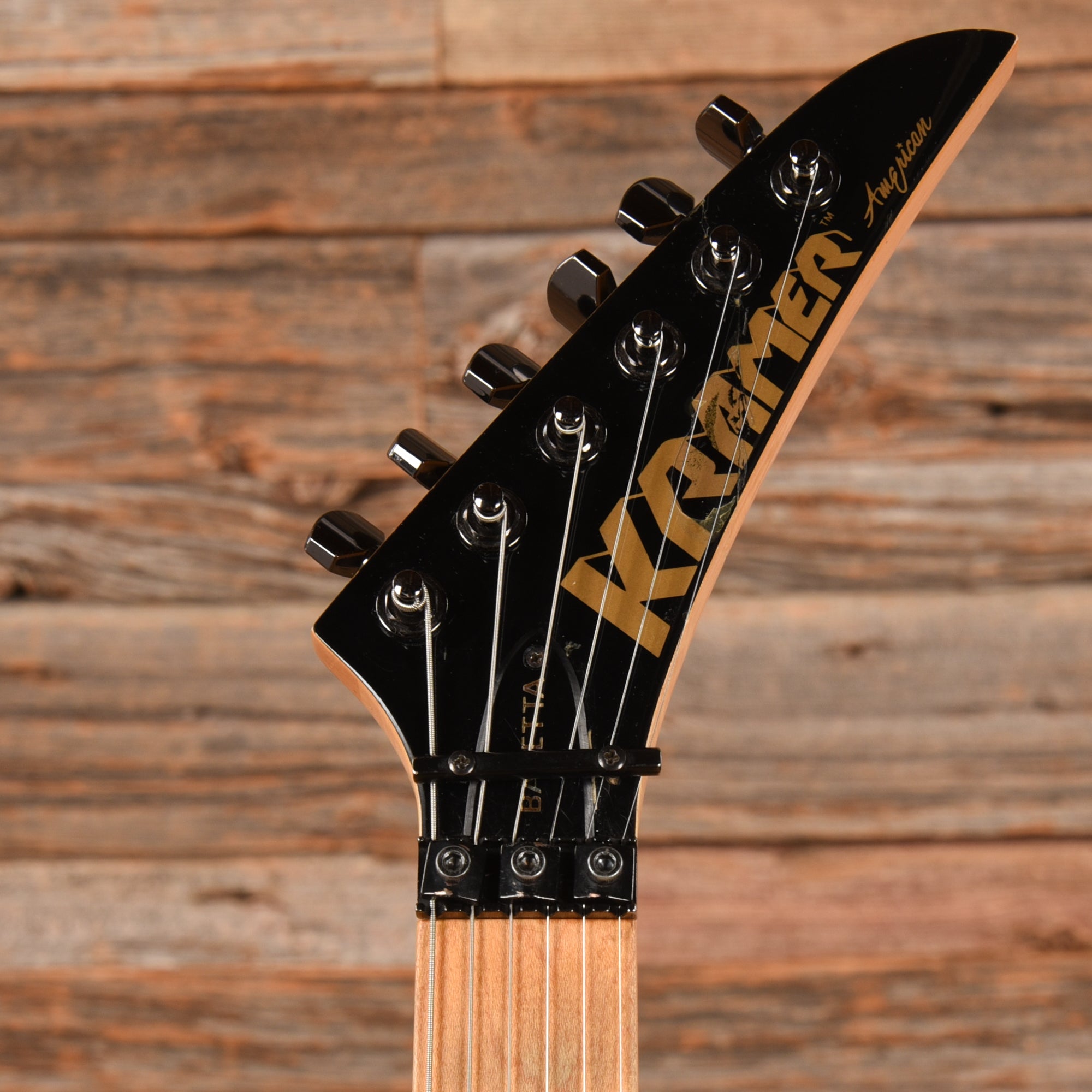 Kramer Baretta White 1987 – Chicago Music Exchange
