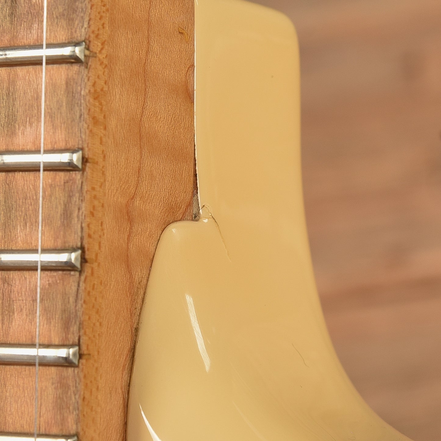 Kramer Baretta White 1987 Electric Guitars / Solid Body