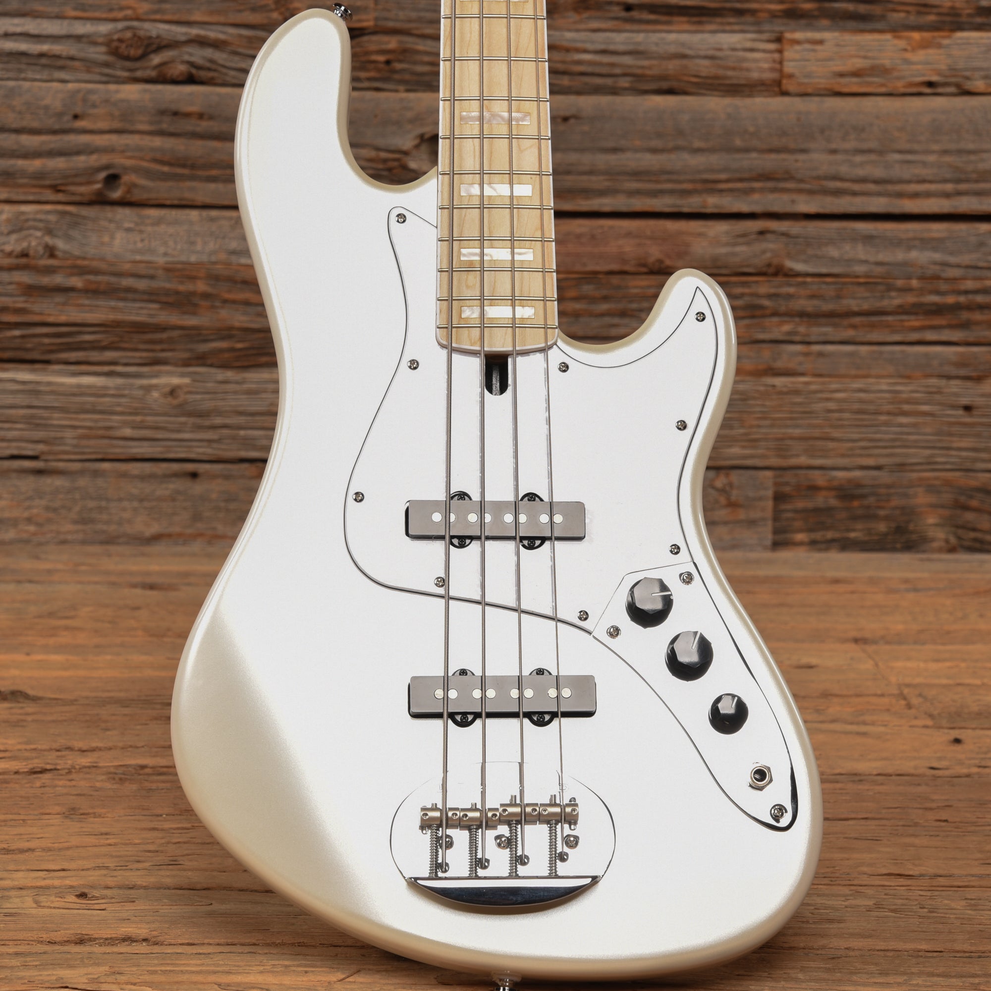 Lakland Skyline DJ-4 Darryl Jones Signature 4-String White Pearl 2020 Bass Guitars / 4-String
