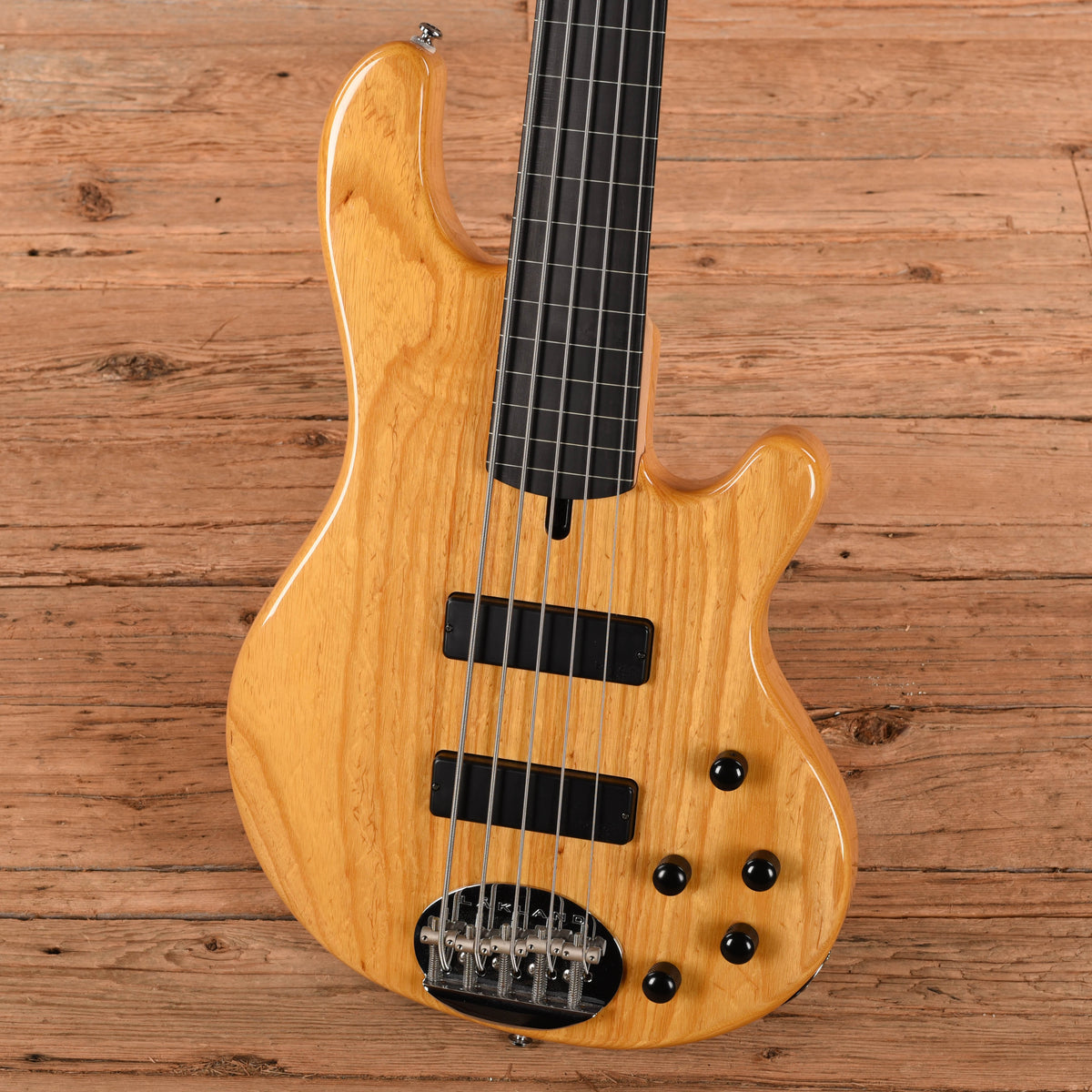 Lakland Skyline Fretless 5-String Bass Natural Bass Guitars