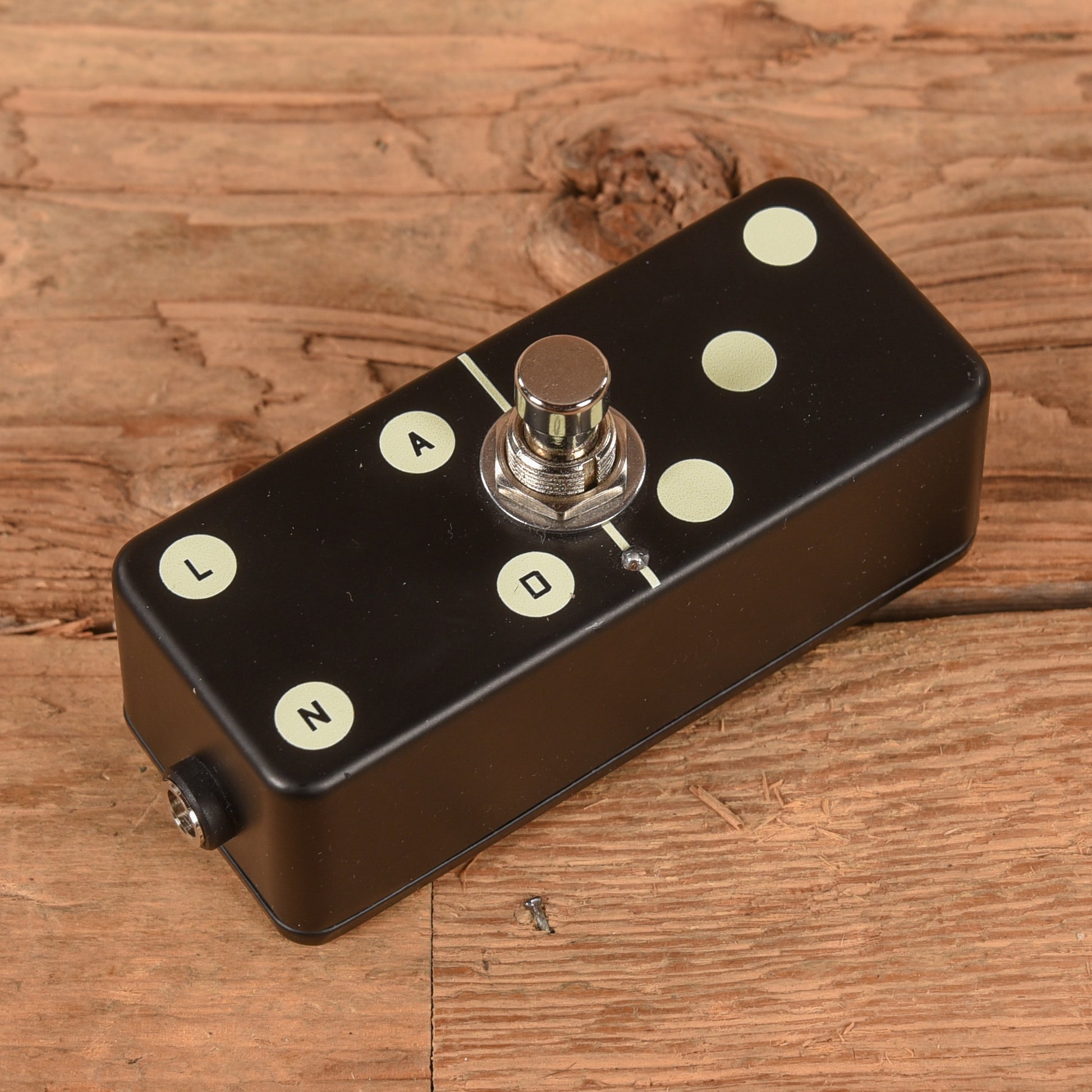 Land Devices Domino Octave Pedal Black Effect Pedals