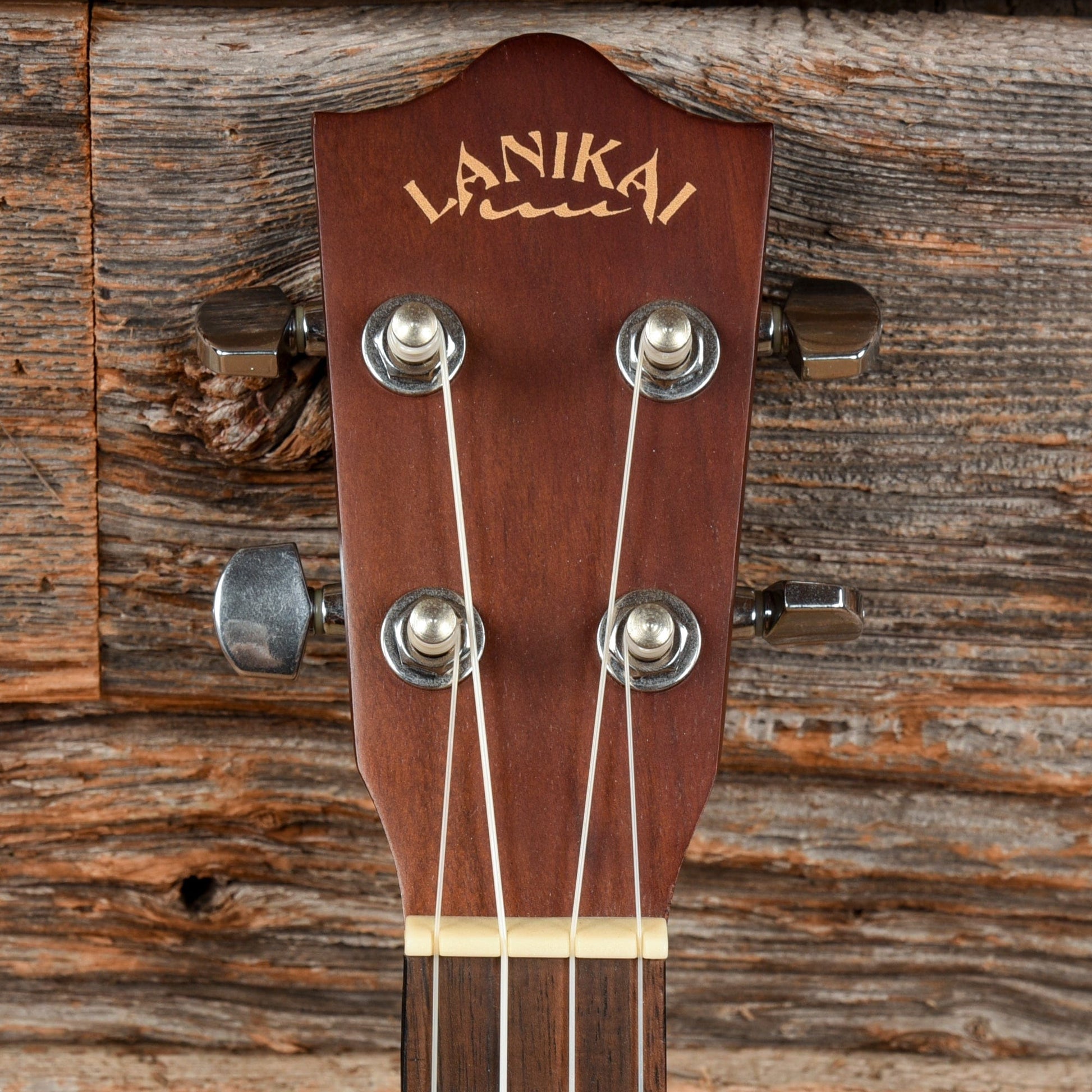 Lanikai LU-21C Natural Folk Instruments / Ukuleles