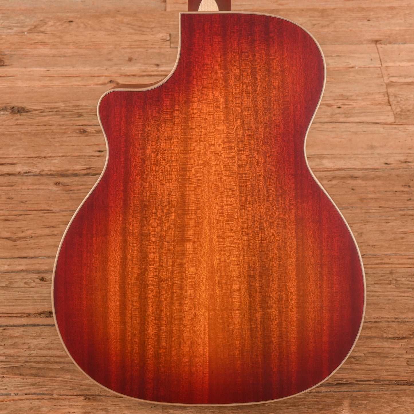 Larrivee OM-40 Sunburst 2025 Acoustic Guitars