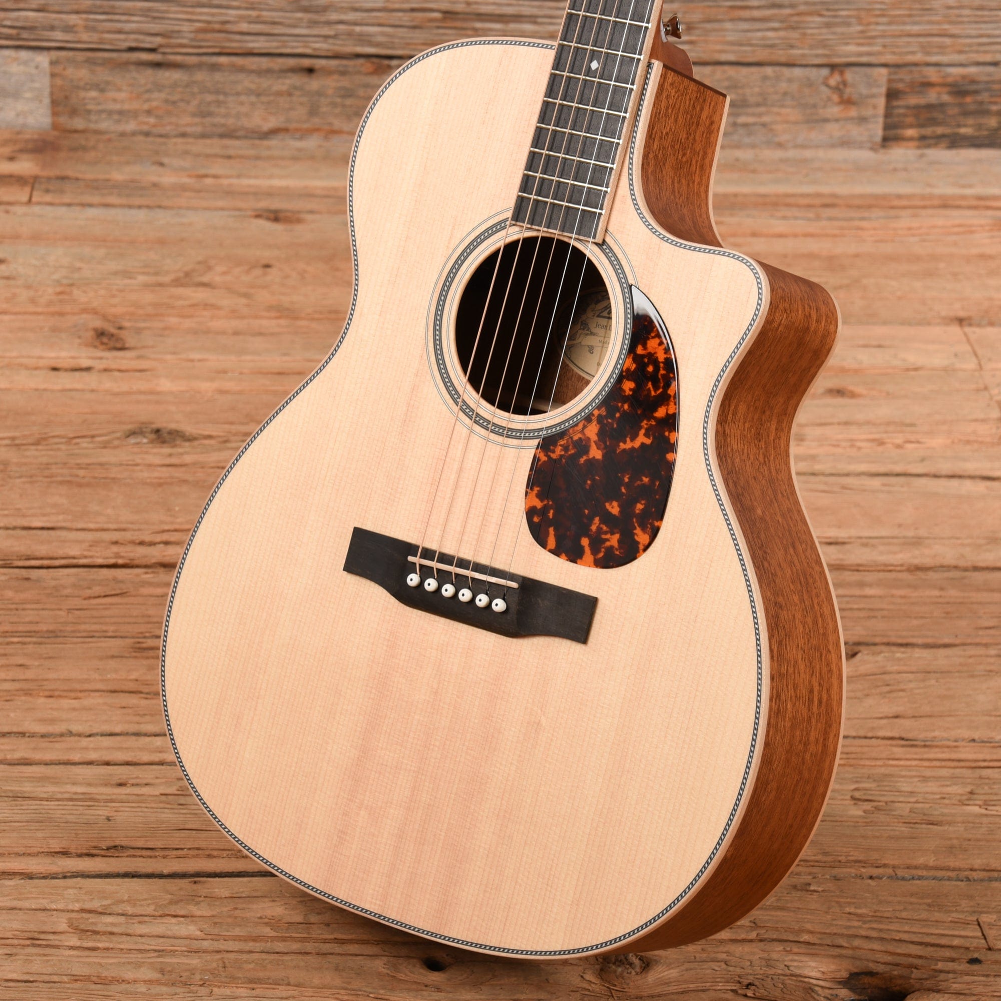 Larrivee OMV-40E Natural Acoustic Guitars / OM and Auditorium