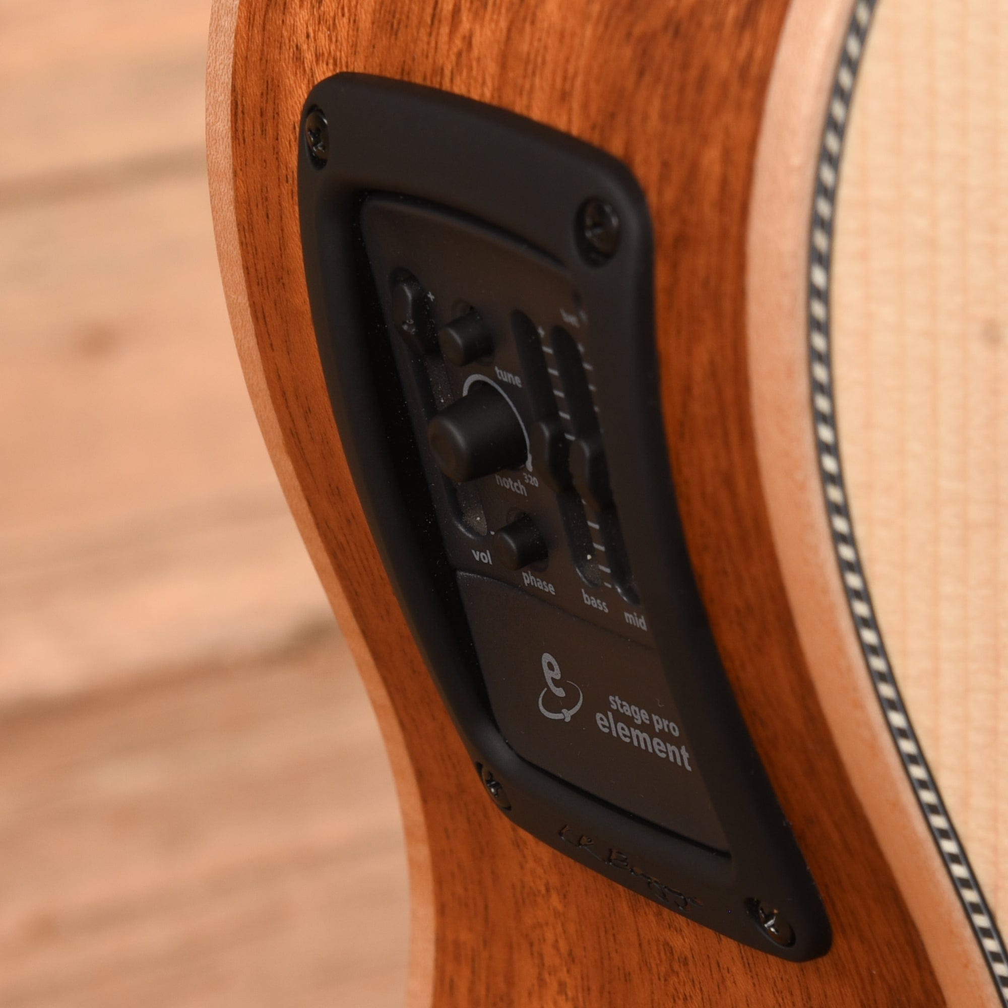 Larrivee OMV-40E Natural Acoustic Guitars / OM and Auditorium