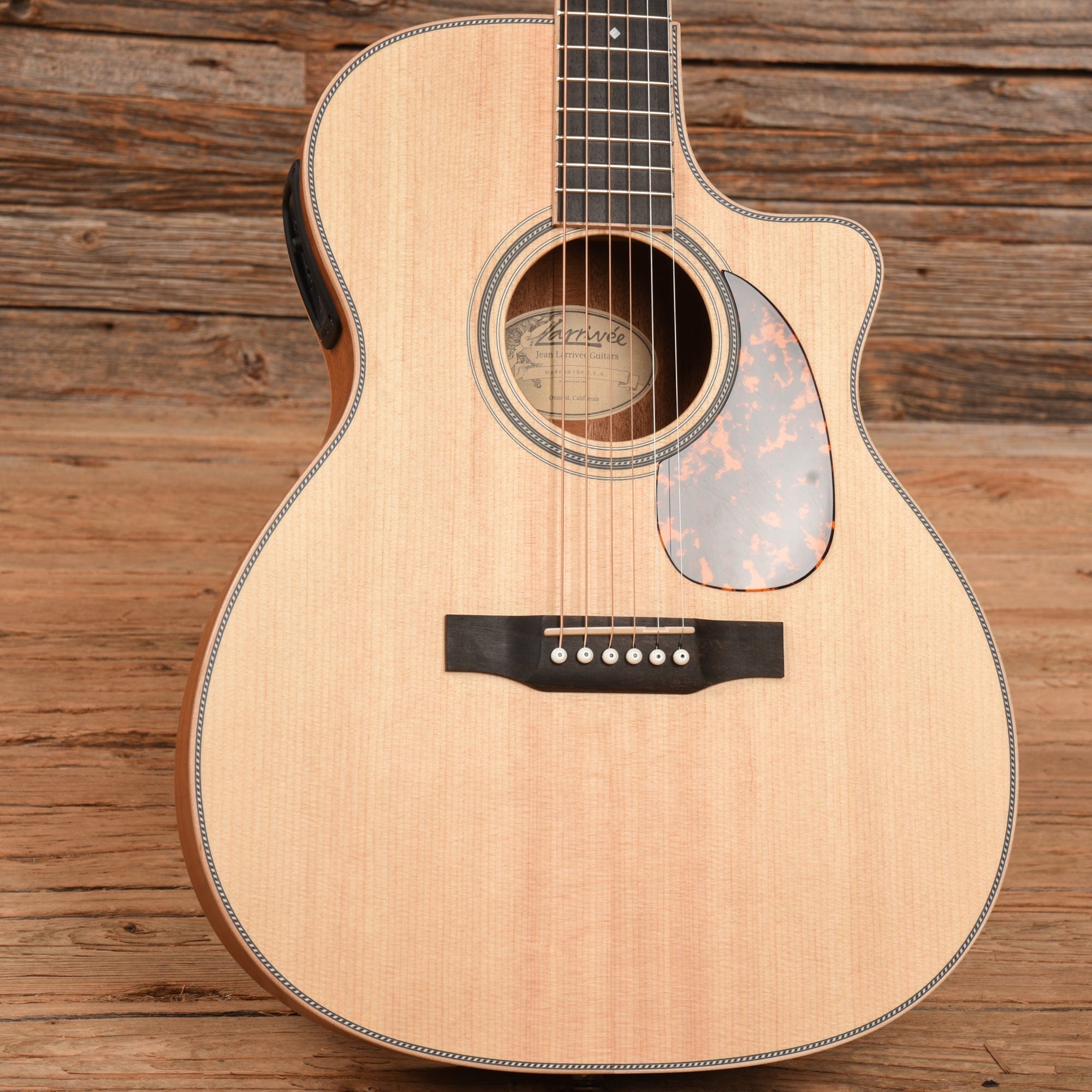 Larrivee OMV-40E Natural Acoustic Guitars / OM and Auditorium