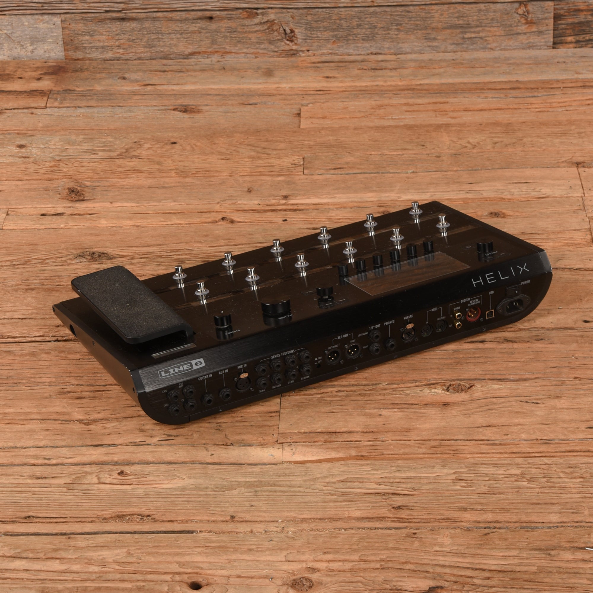 Line 6 Helix Floor Effects and Pedals / Multi-Effect Unit