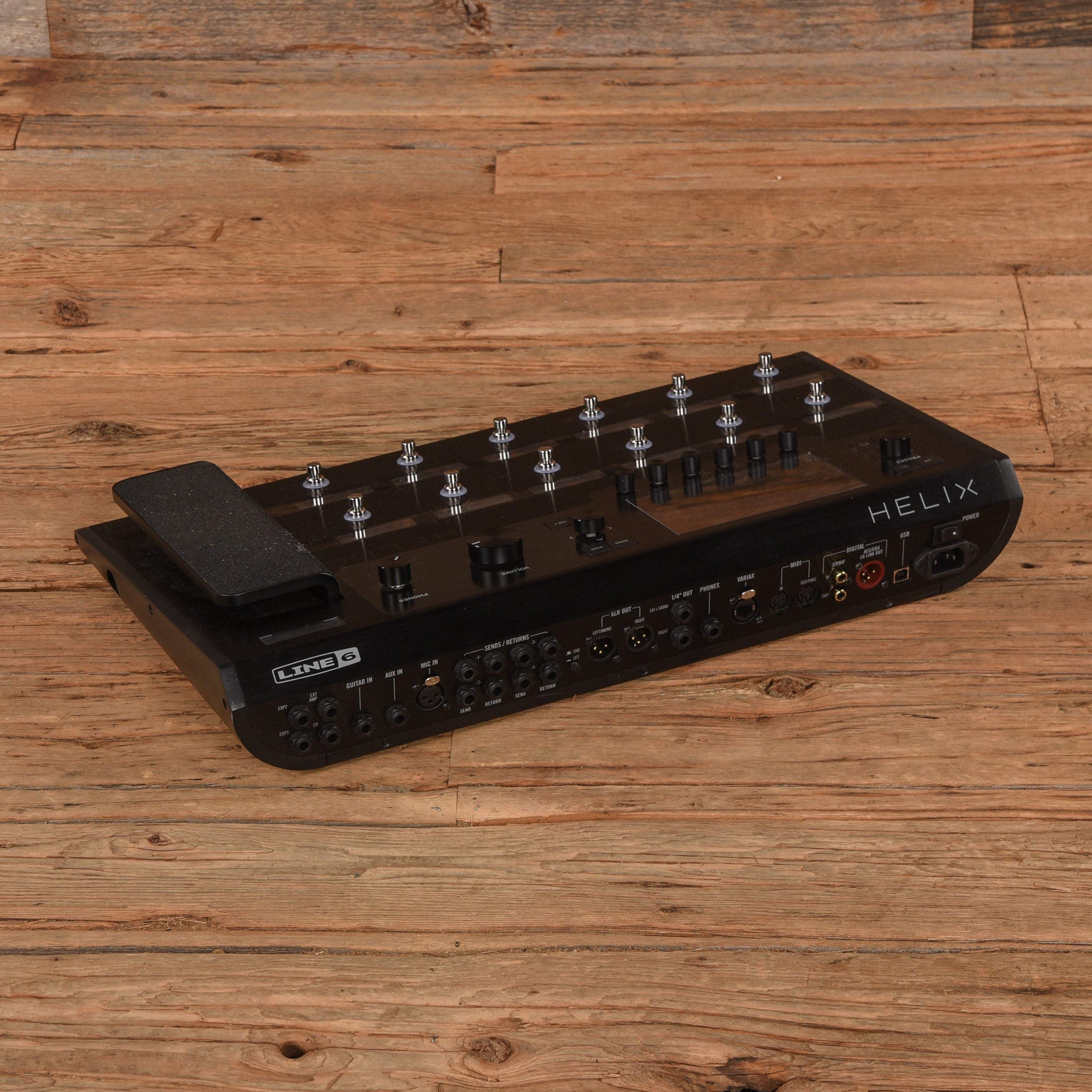 Line 6 Helix Floor w/ Case – Chicago Music Exchange