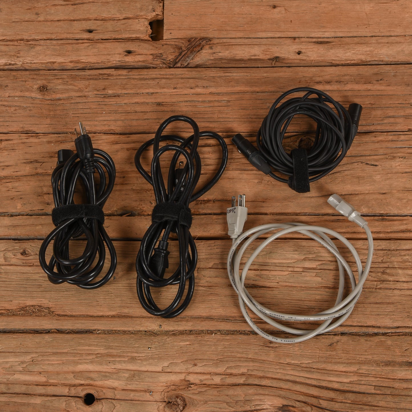 Line 6 Helix Floor w/ Case Effects and Pedals / Multi-Effect Unit