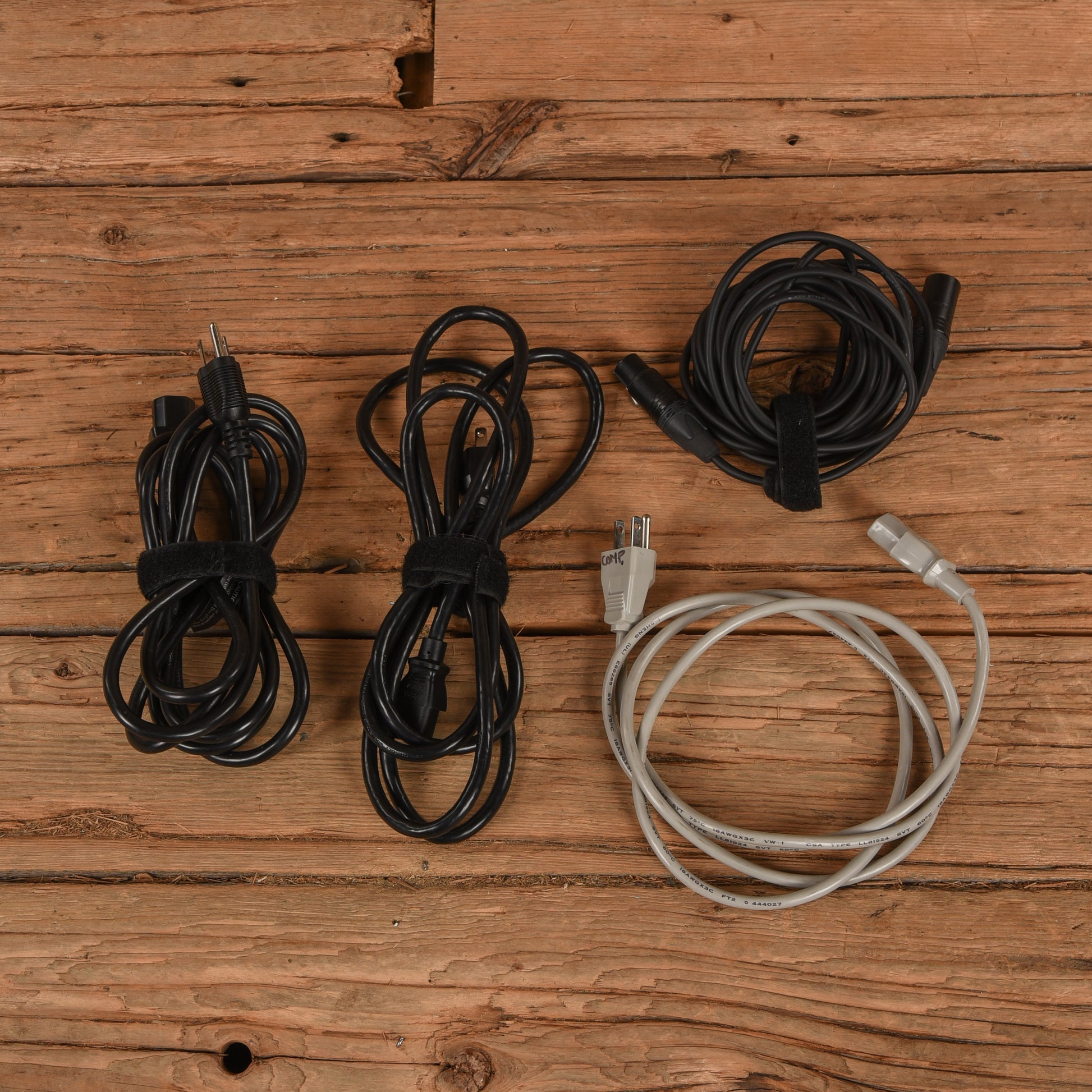 Line 6 Helix Floor w/ Case Effects and Pedals / Multi-Effect Unit