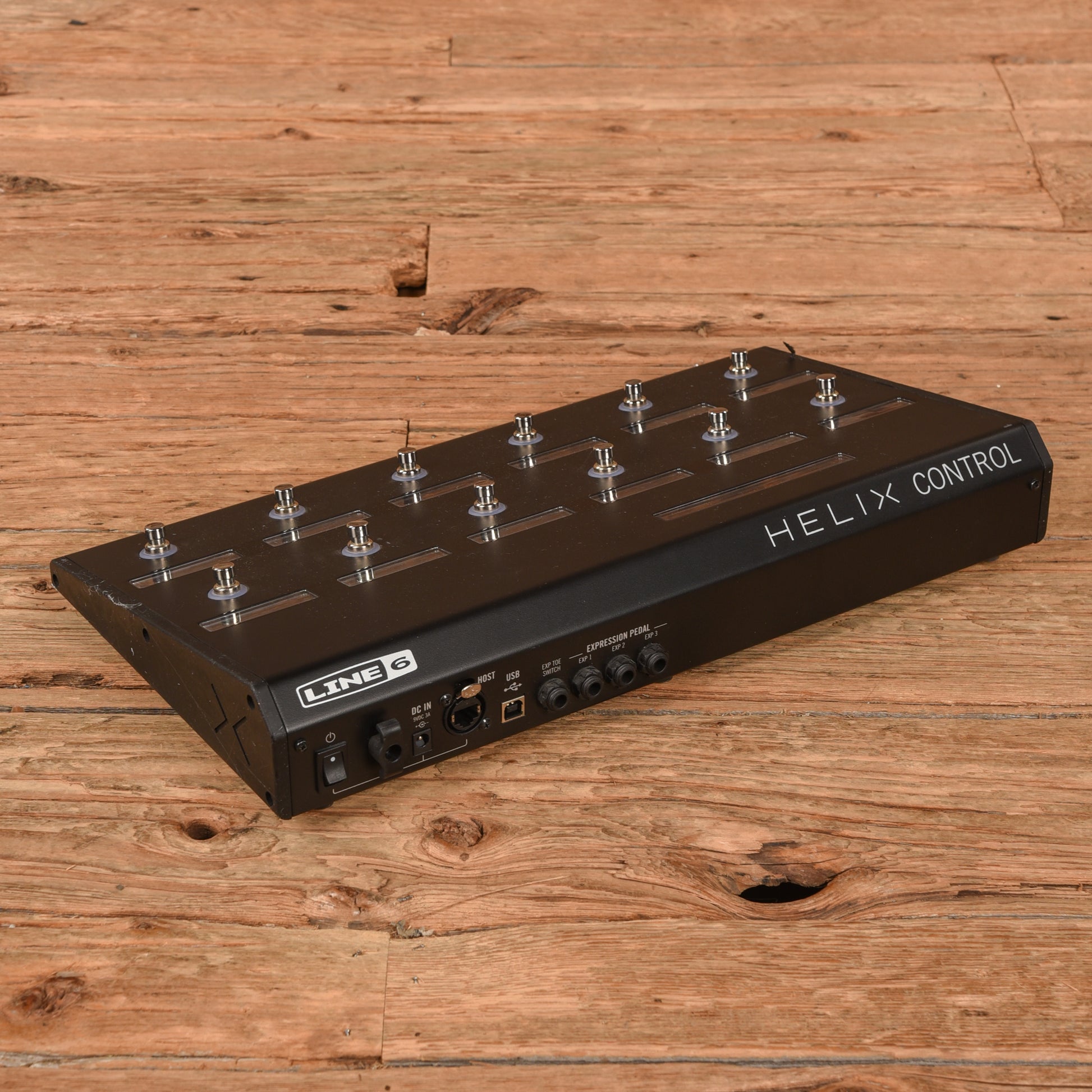 Line 6 Helix Rack with Foot Controller Effects and Pedals / Multi-Effect Unit