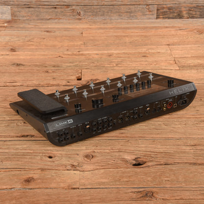 Line 6 Helix Effects and Pedals / Pedalboards and Power Supplies