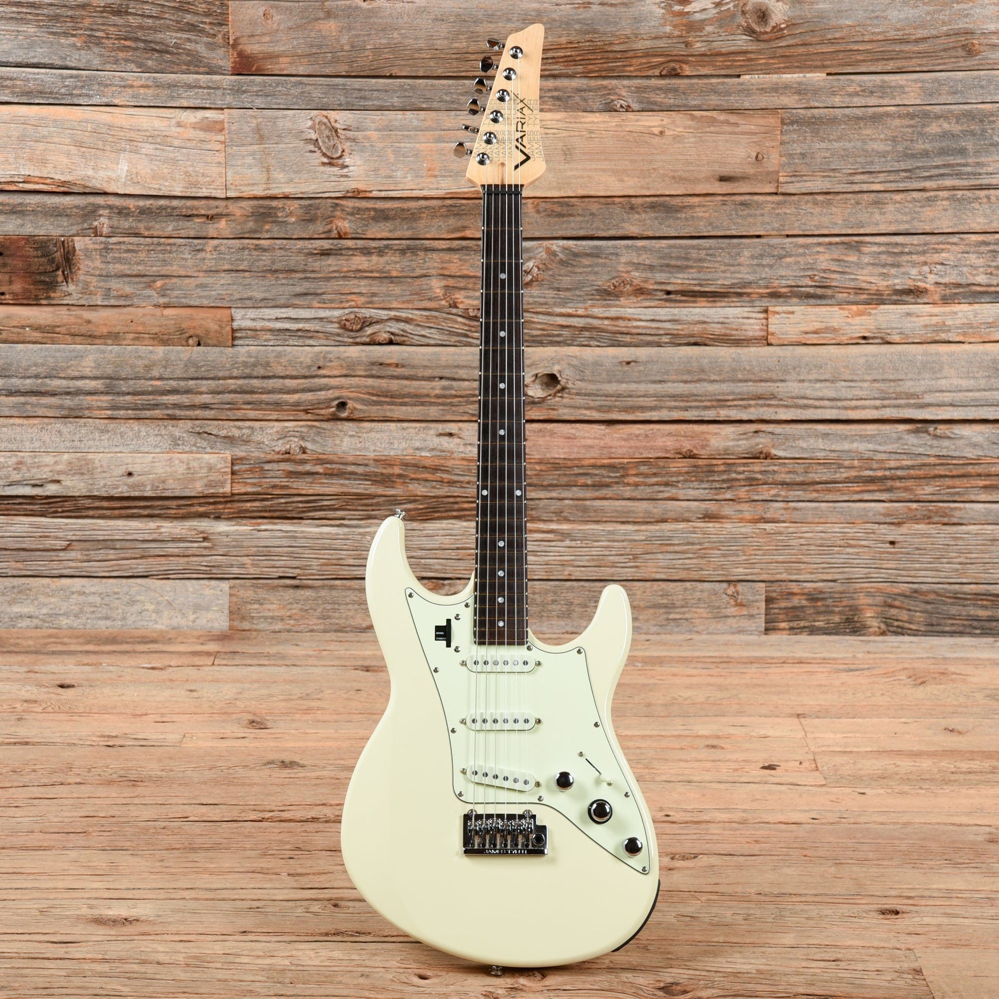 Line 6 James Tyler Variax JTV-69 White 2016 Electric Guitars / Solid Body