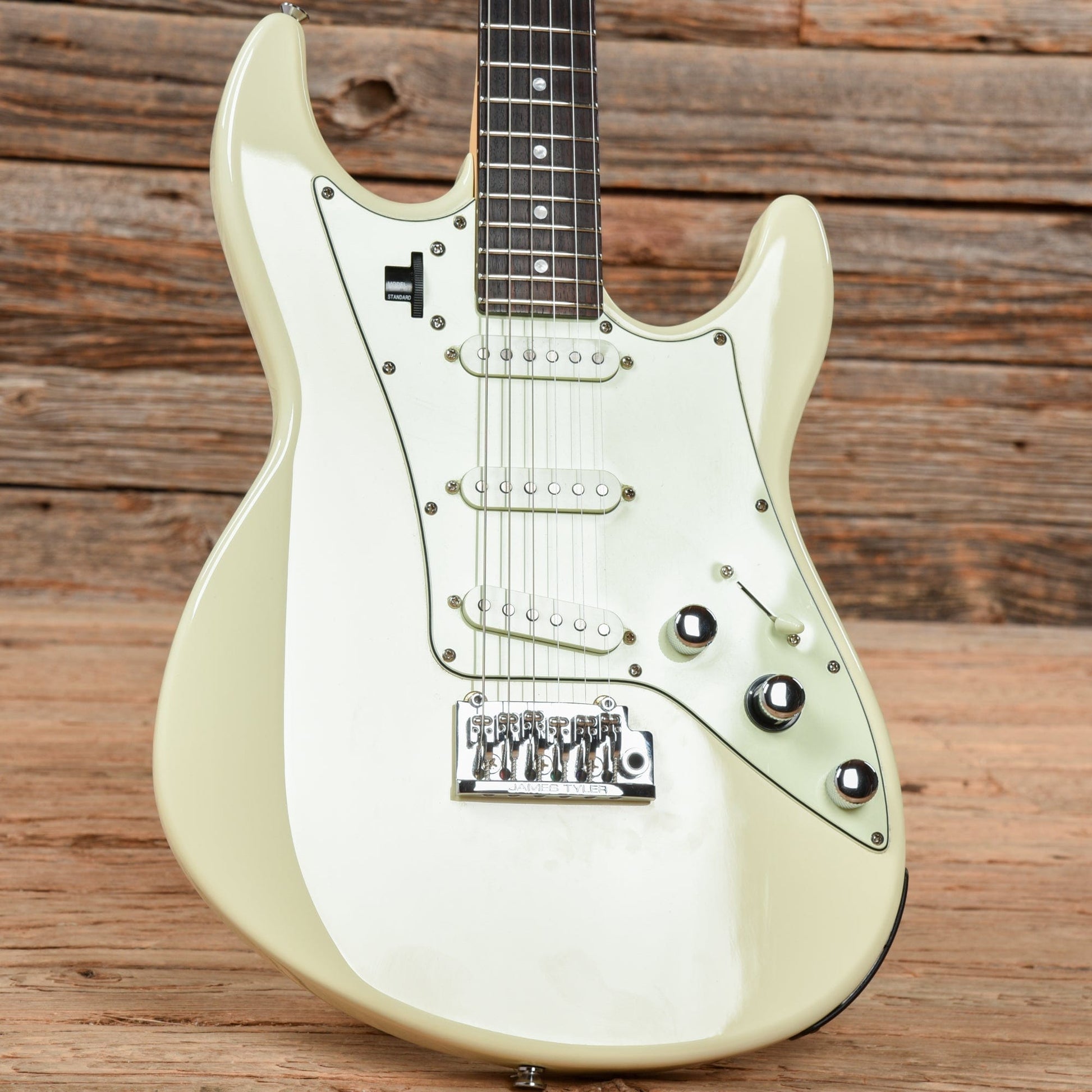 Line 6 James Tyler Variax JTV-69 White 2016 Electric Guitars / Solid Body