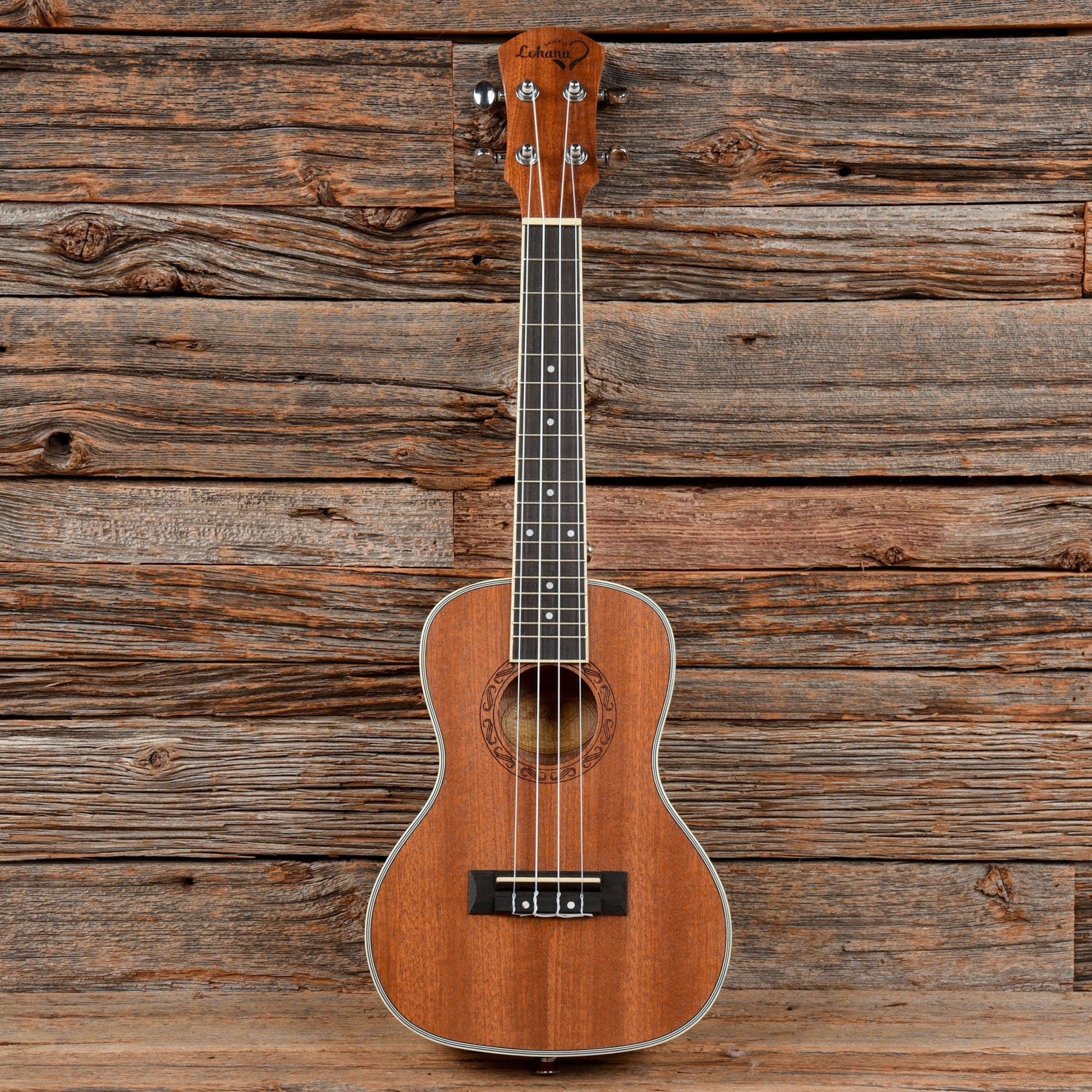 Lohanu LU-C Natural Folk Instruments / Ukuleles