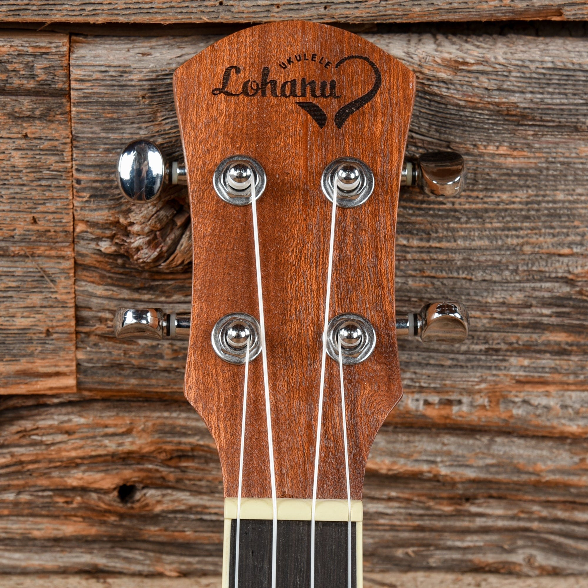Lohanu LU-C Natural Folk Instruments / Ukuleles