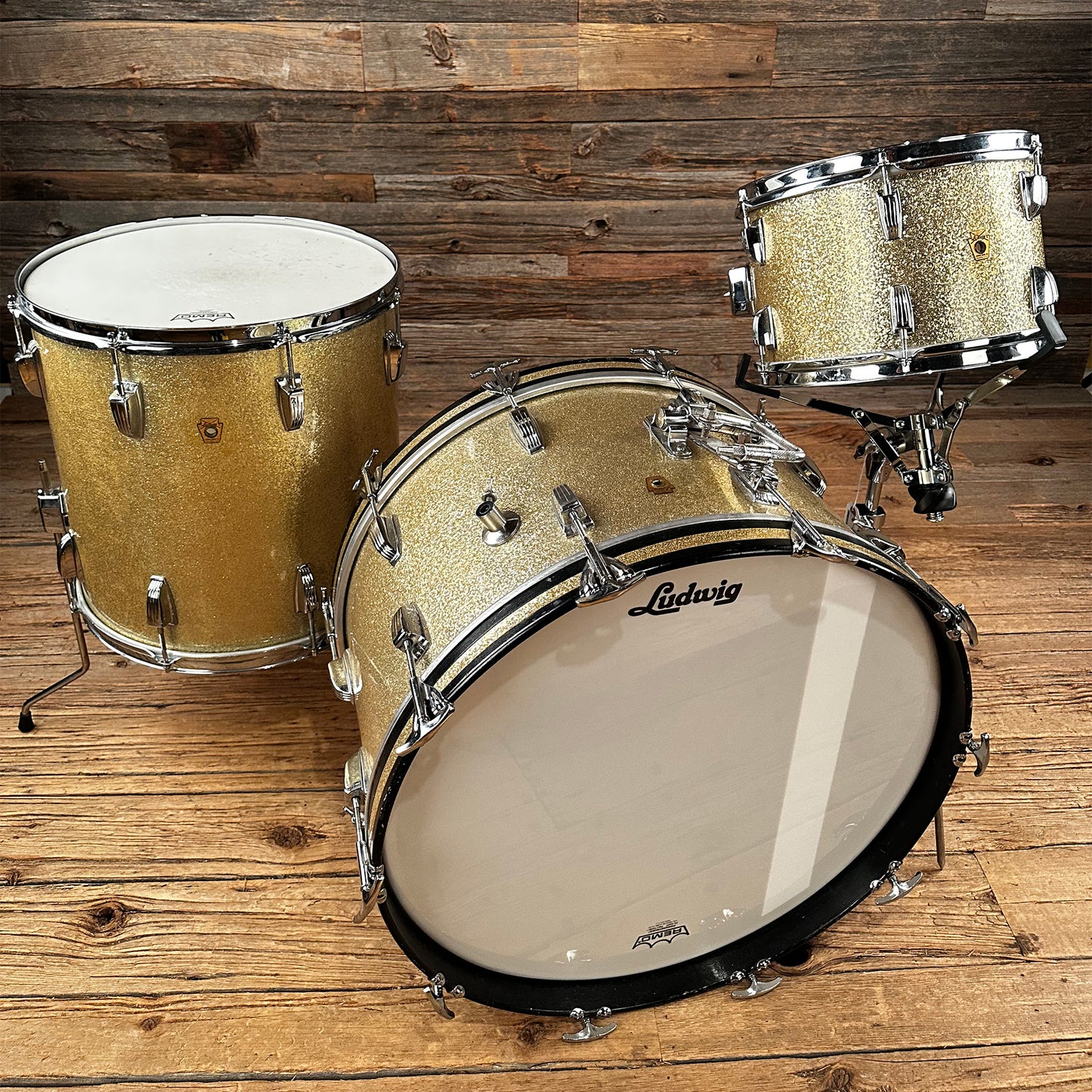 Ludwig New Yorker 12/16/22 3pc. VINTAGE Aged Silver Sparkle Drum Kits